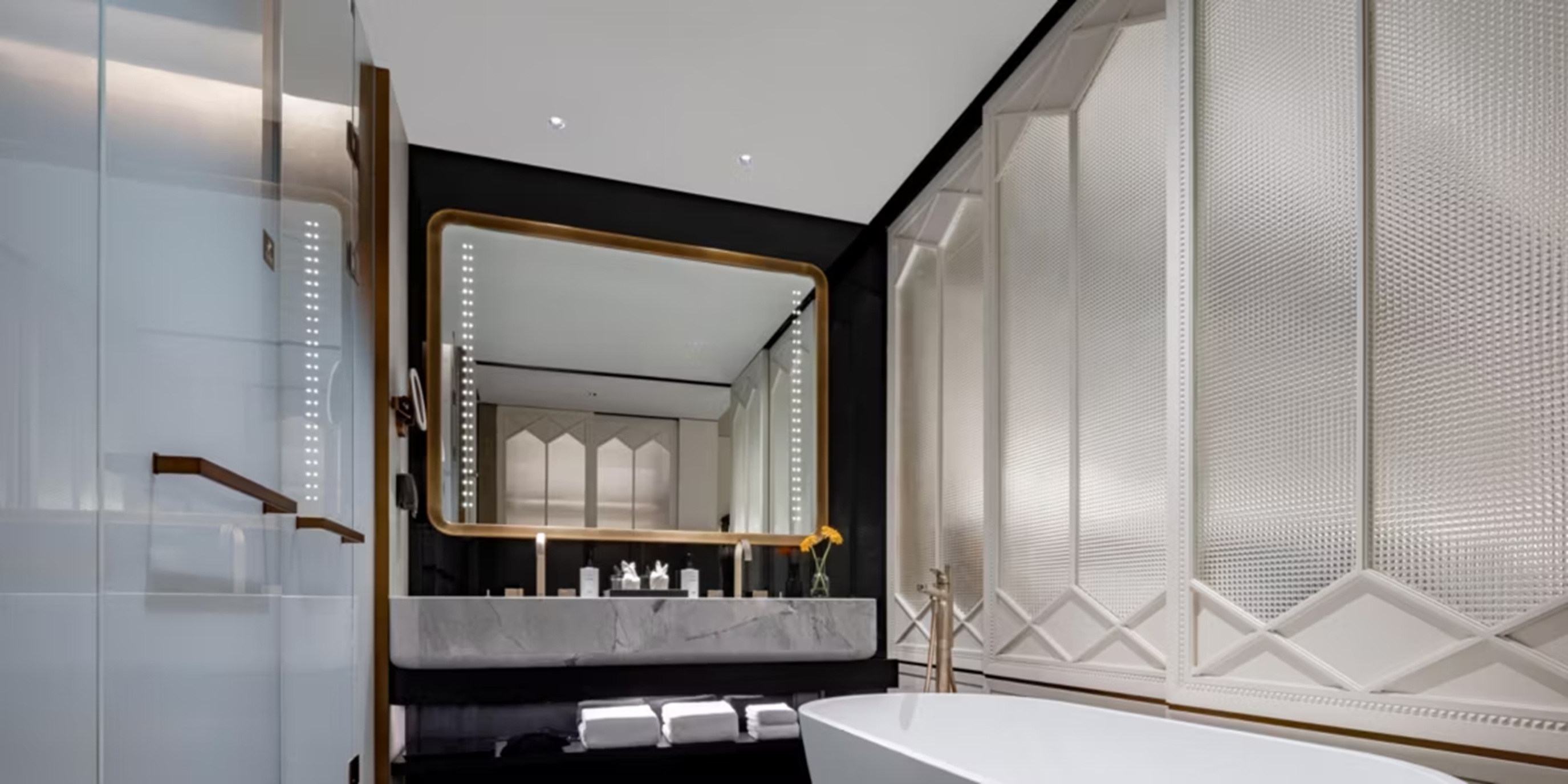 Double Club Two Queen Beds