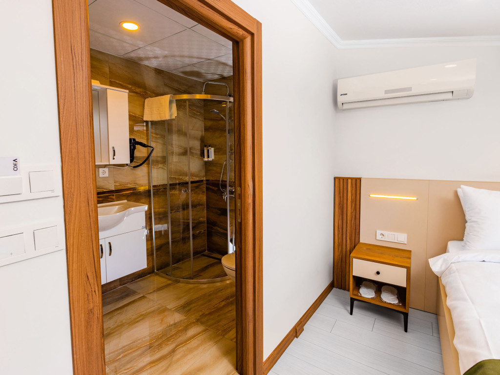 Room Accessible King Size Bed