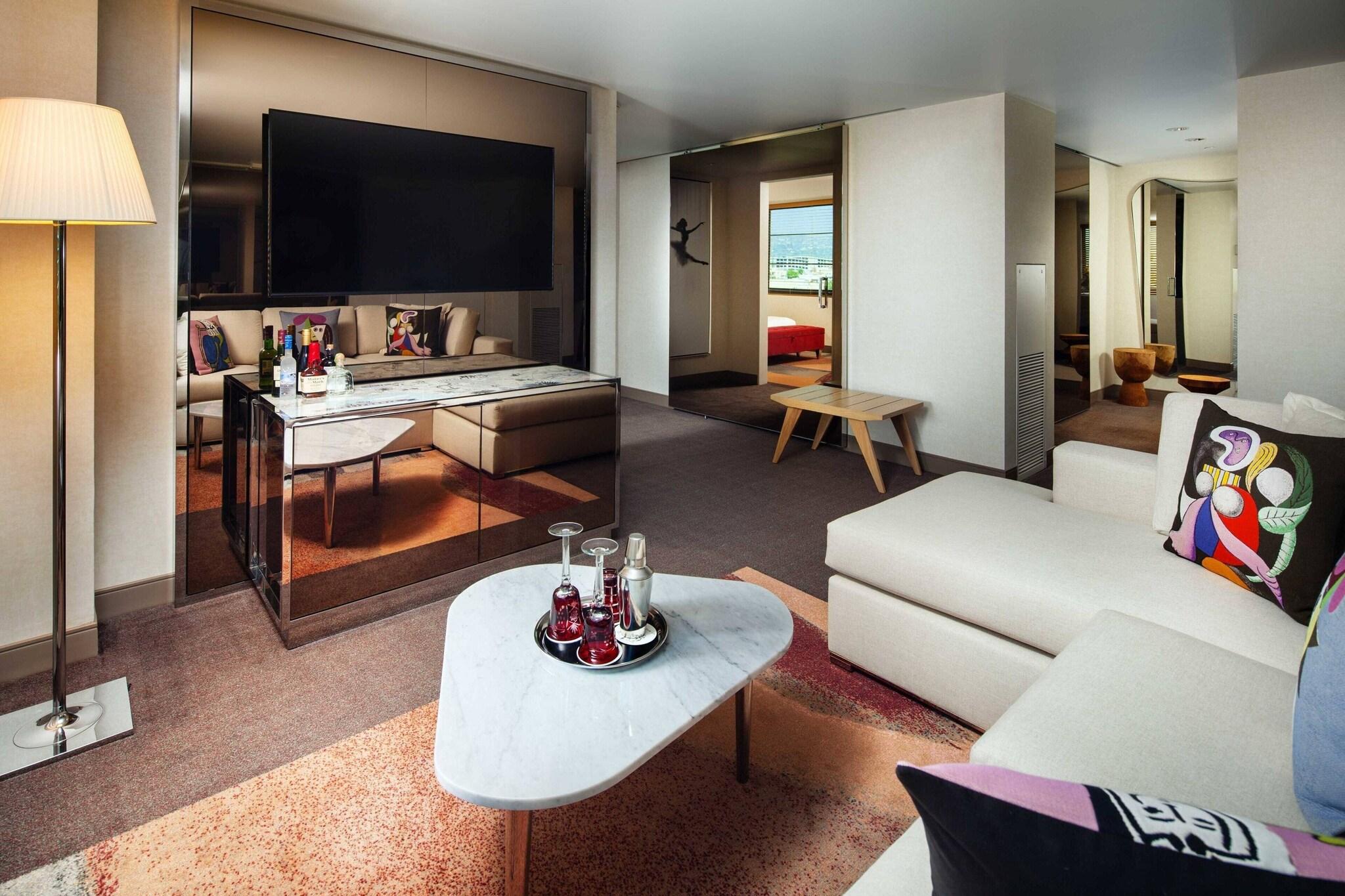 Suite Deluxe Two Double Beds