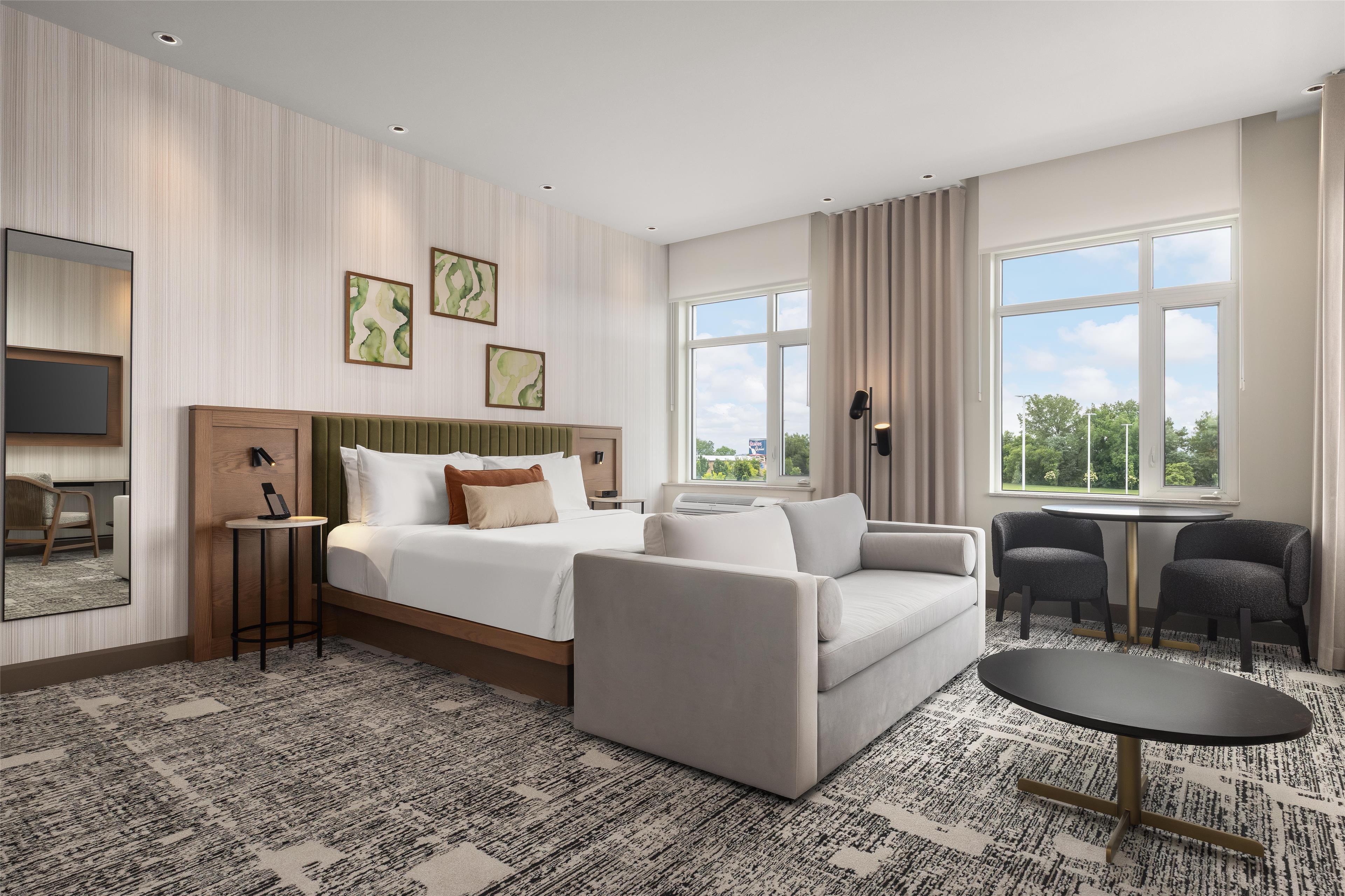 Double Deluxe King Bed