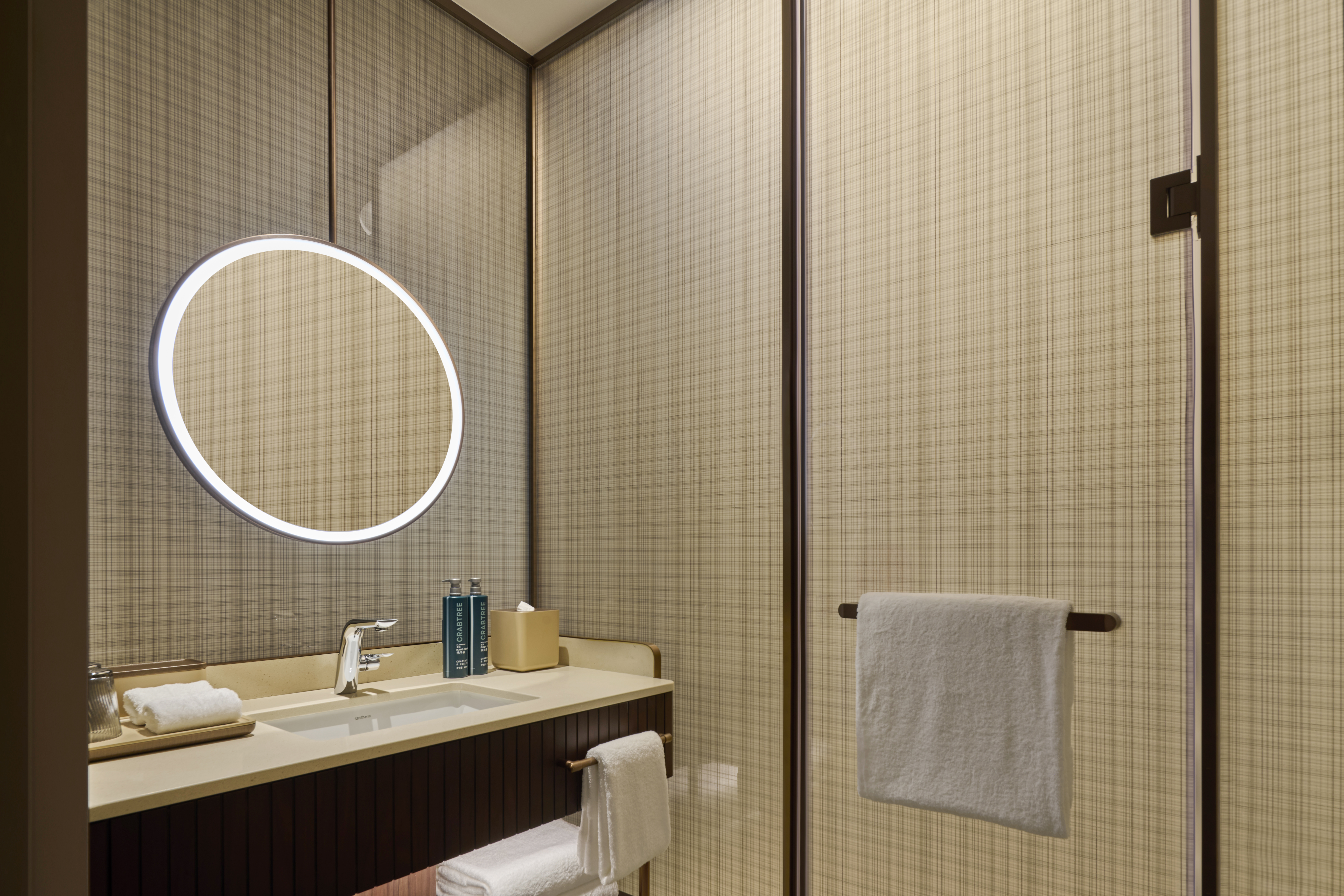 Double Deluxe King Bed