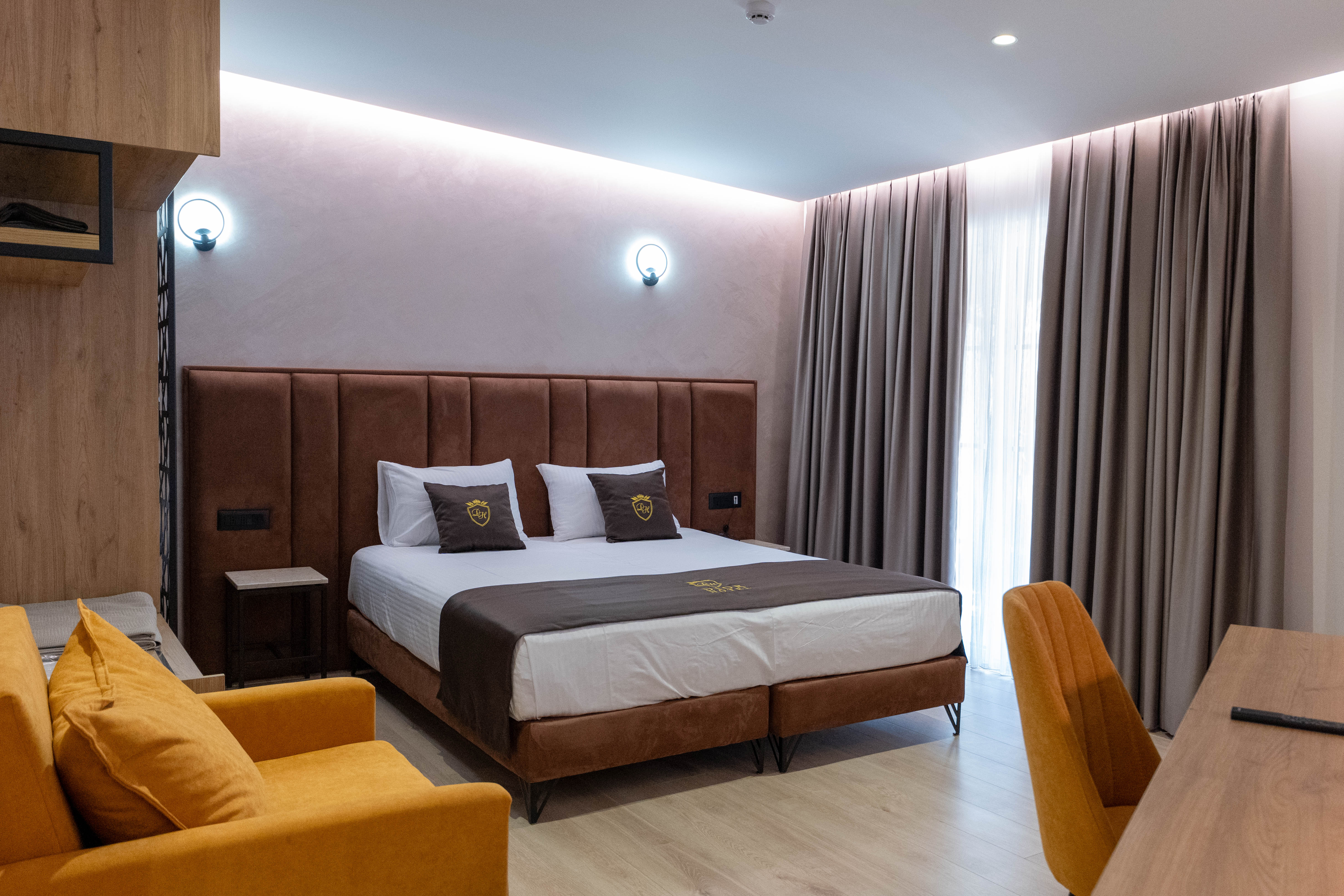 Suite Deluxe Two Queen Beds