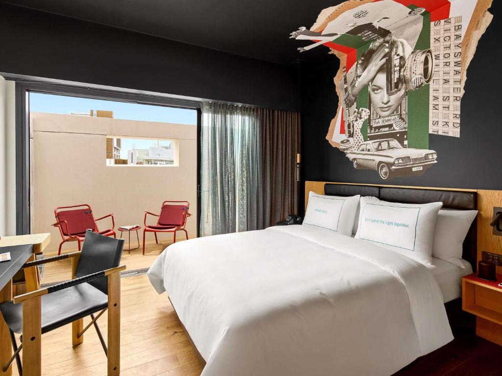 Double Queen Size Bed