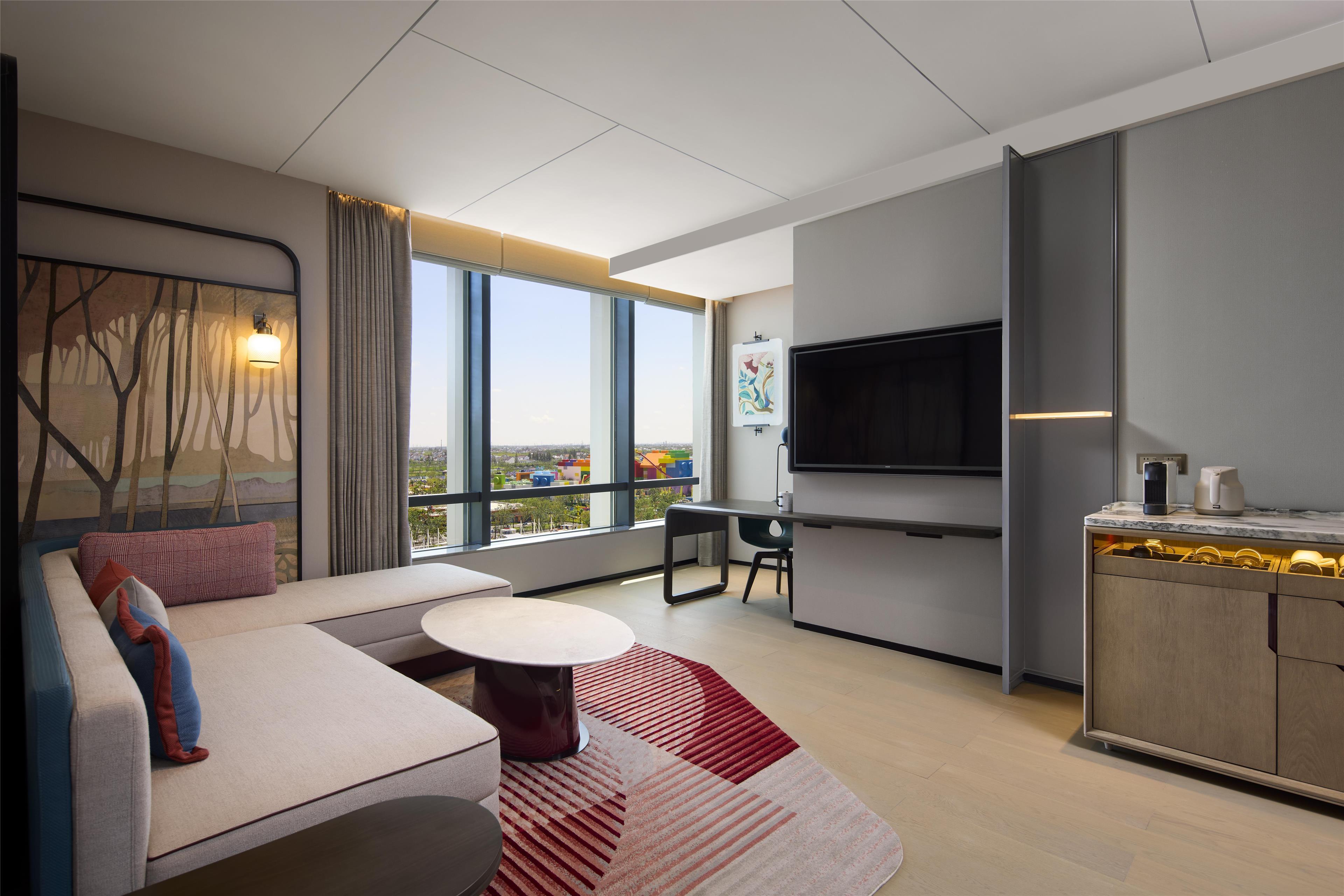 Suite Deluxe King Bed