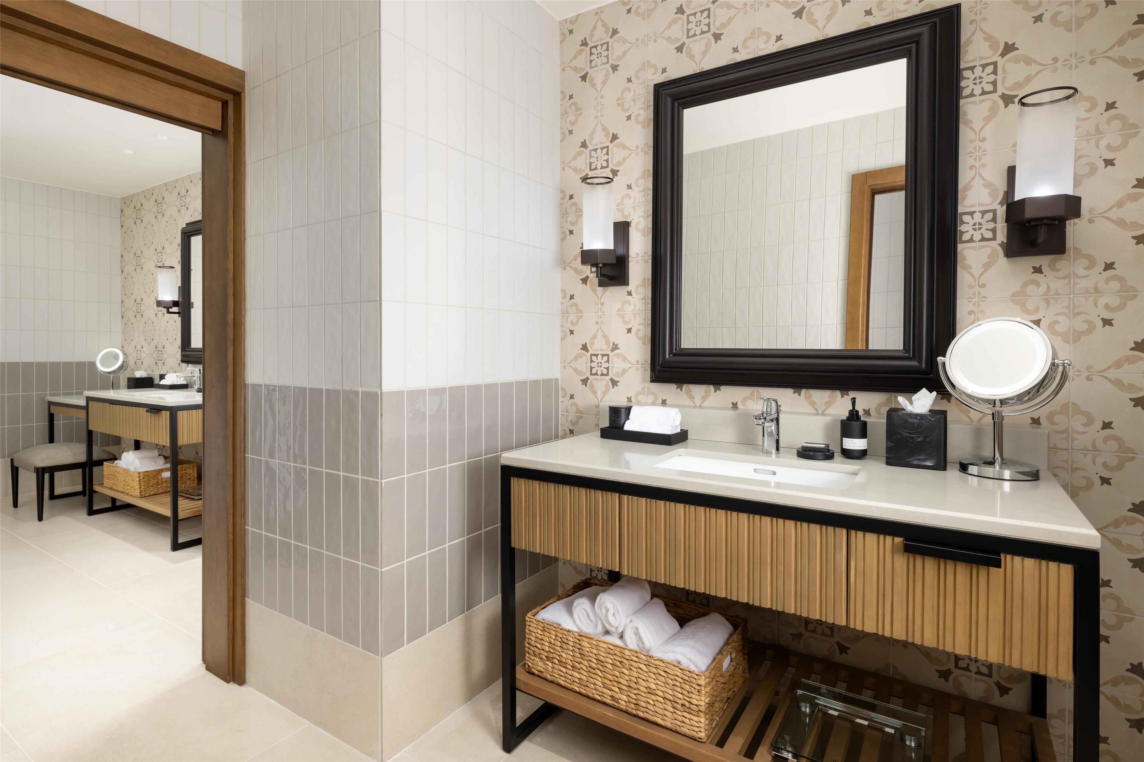 Suite King Bed One Bedroom 