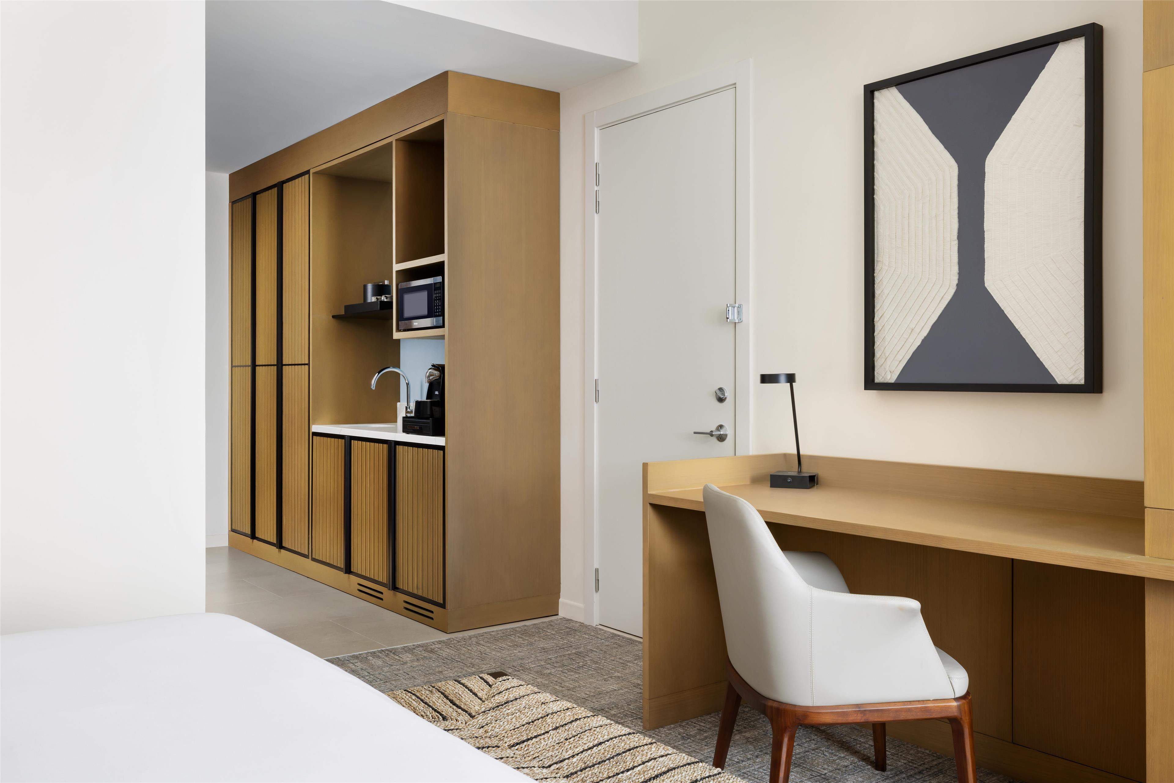 Double Deluxe King Bed