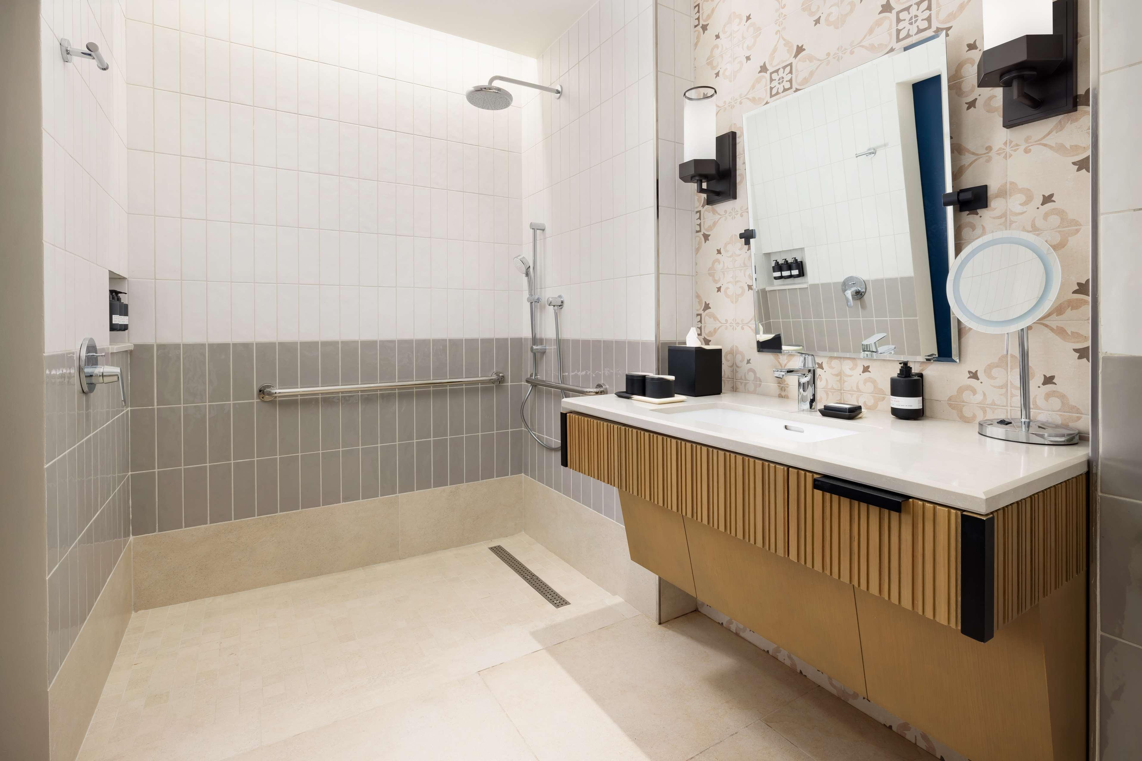 Double Accessible King Size Bed