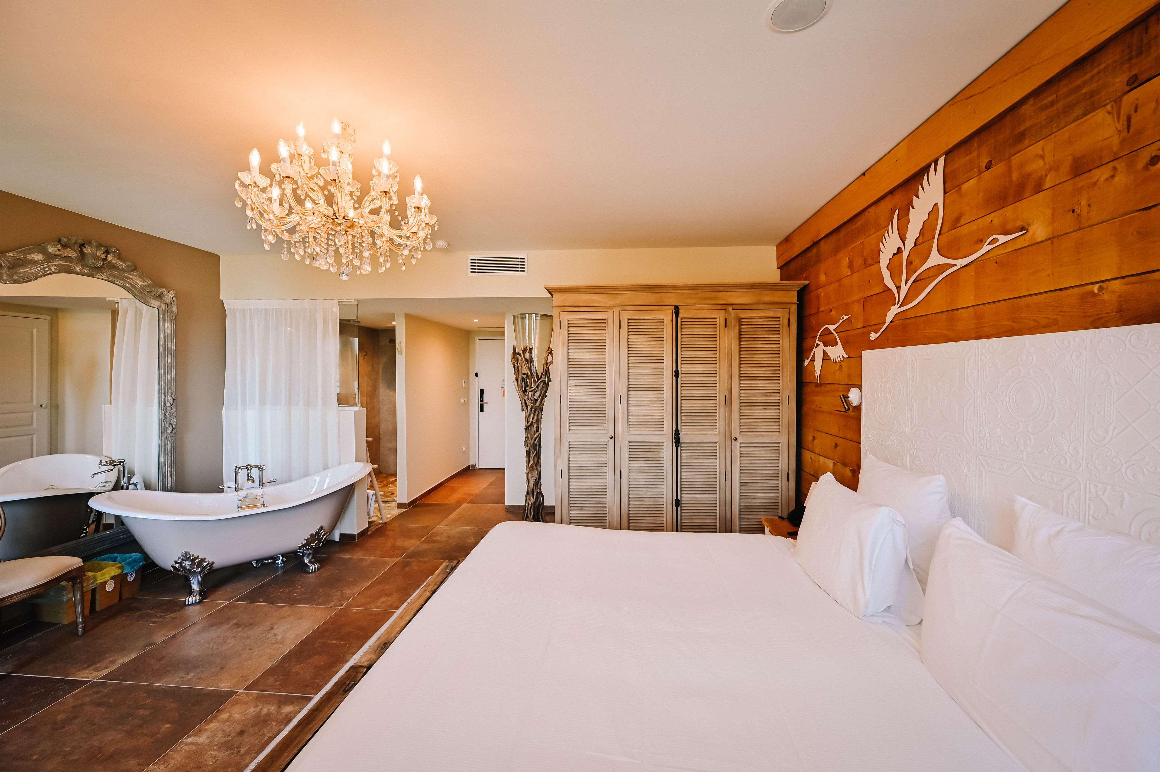 Double King Size Bed