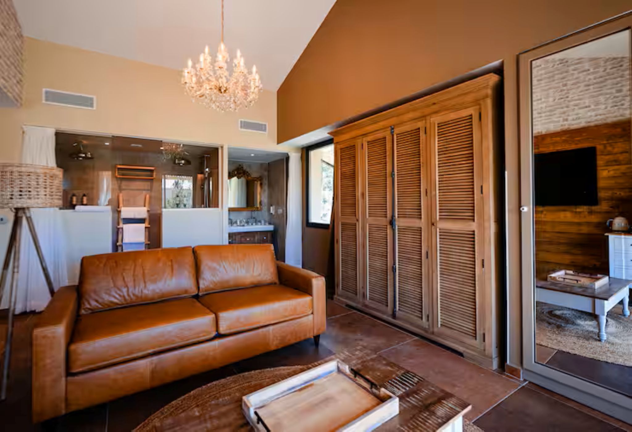 Family Room King Bed Two Bedrooms