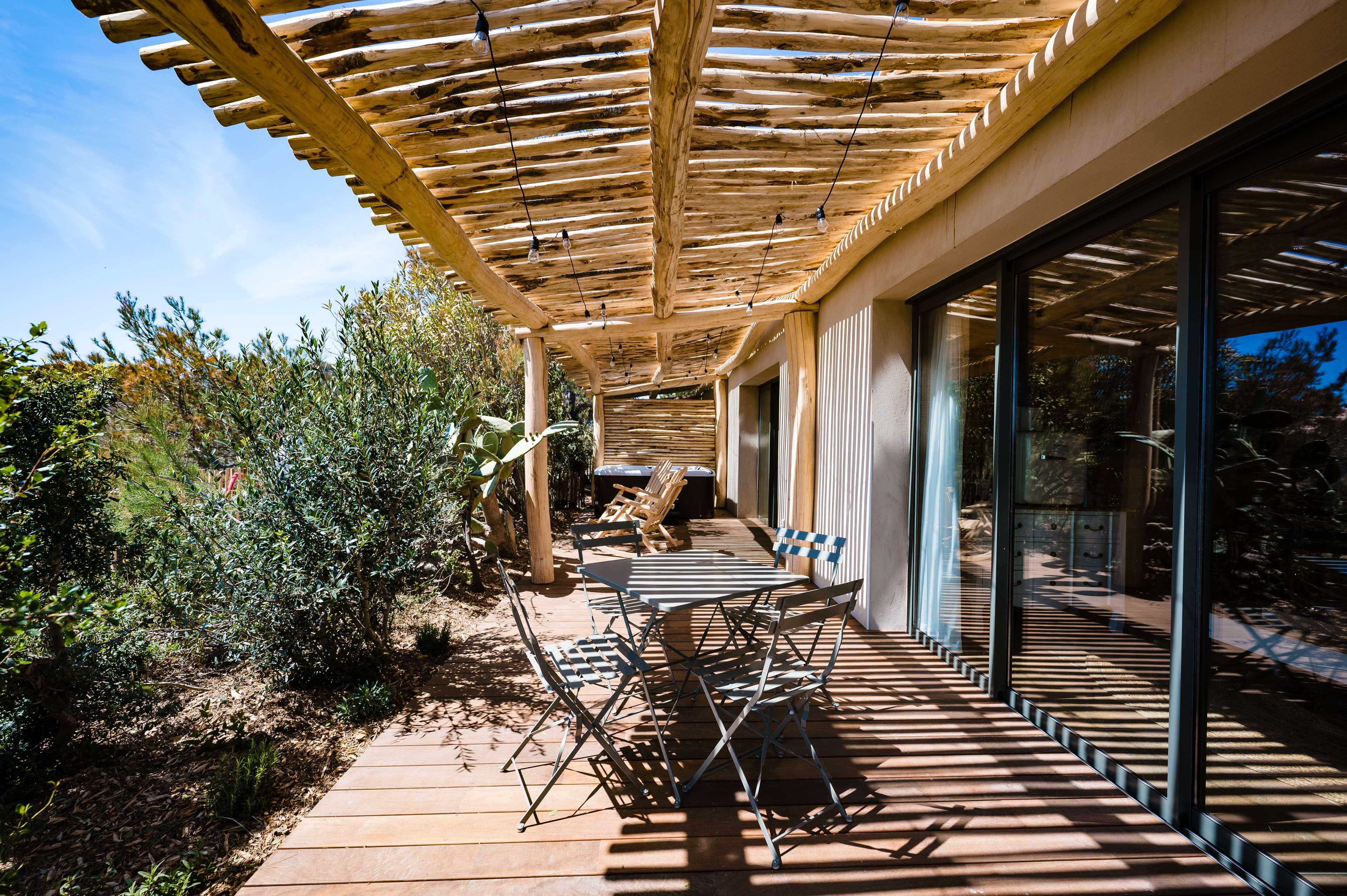 Family Room King Bed Two Bedrooms