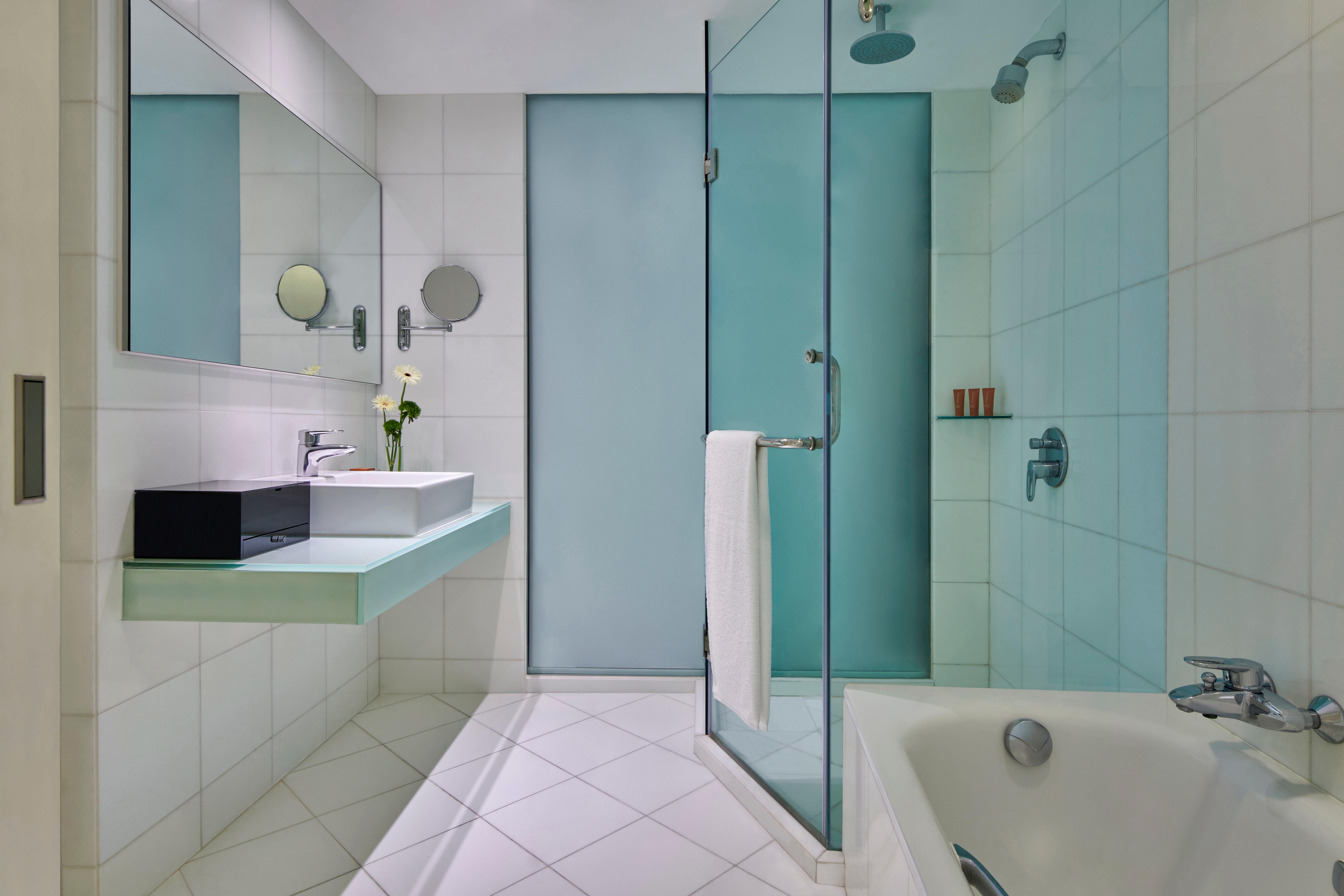 Double Sea View King Bed