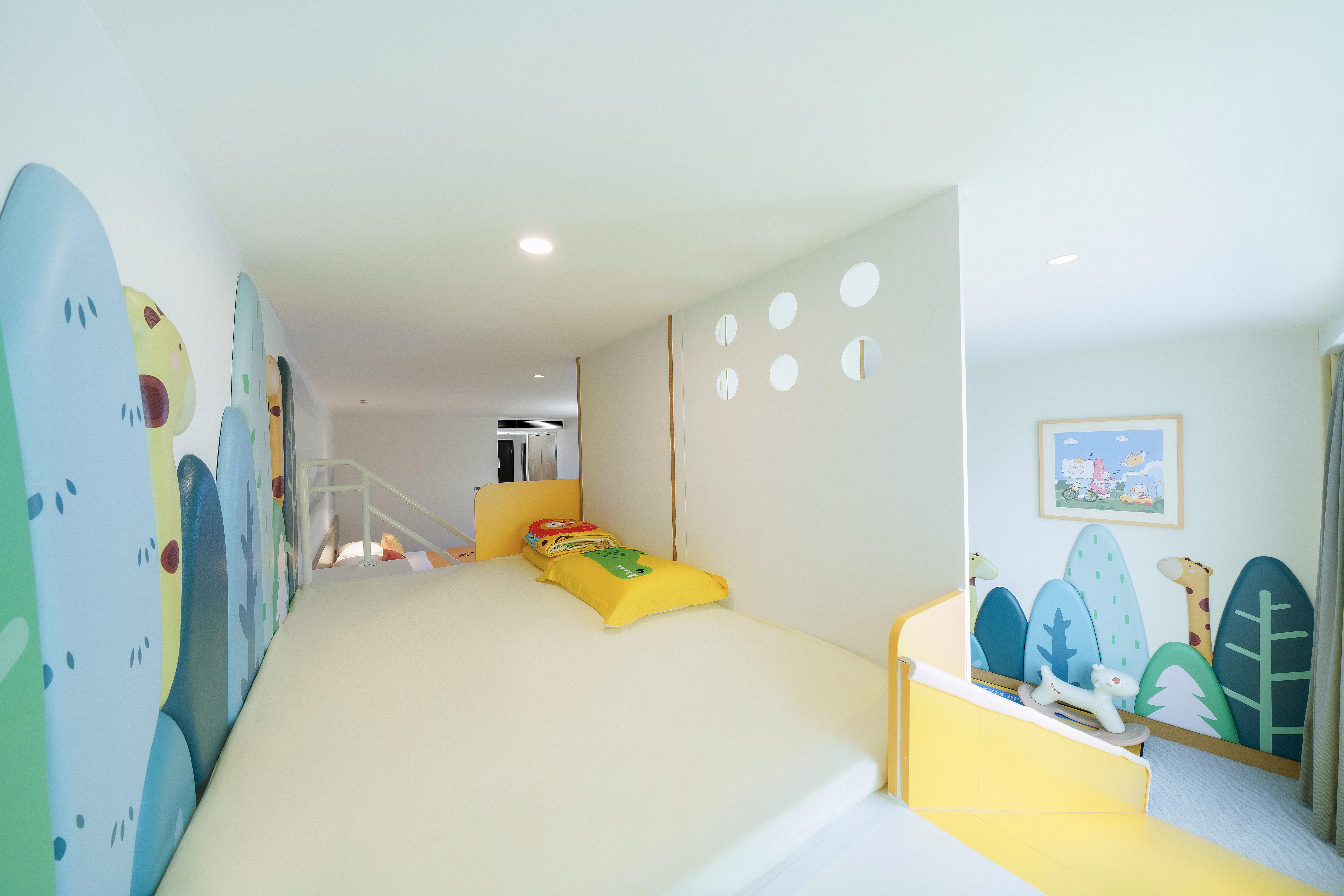 Double King Size Bed