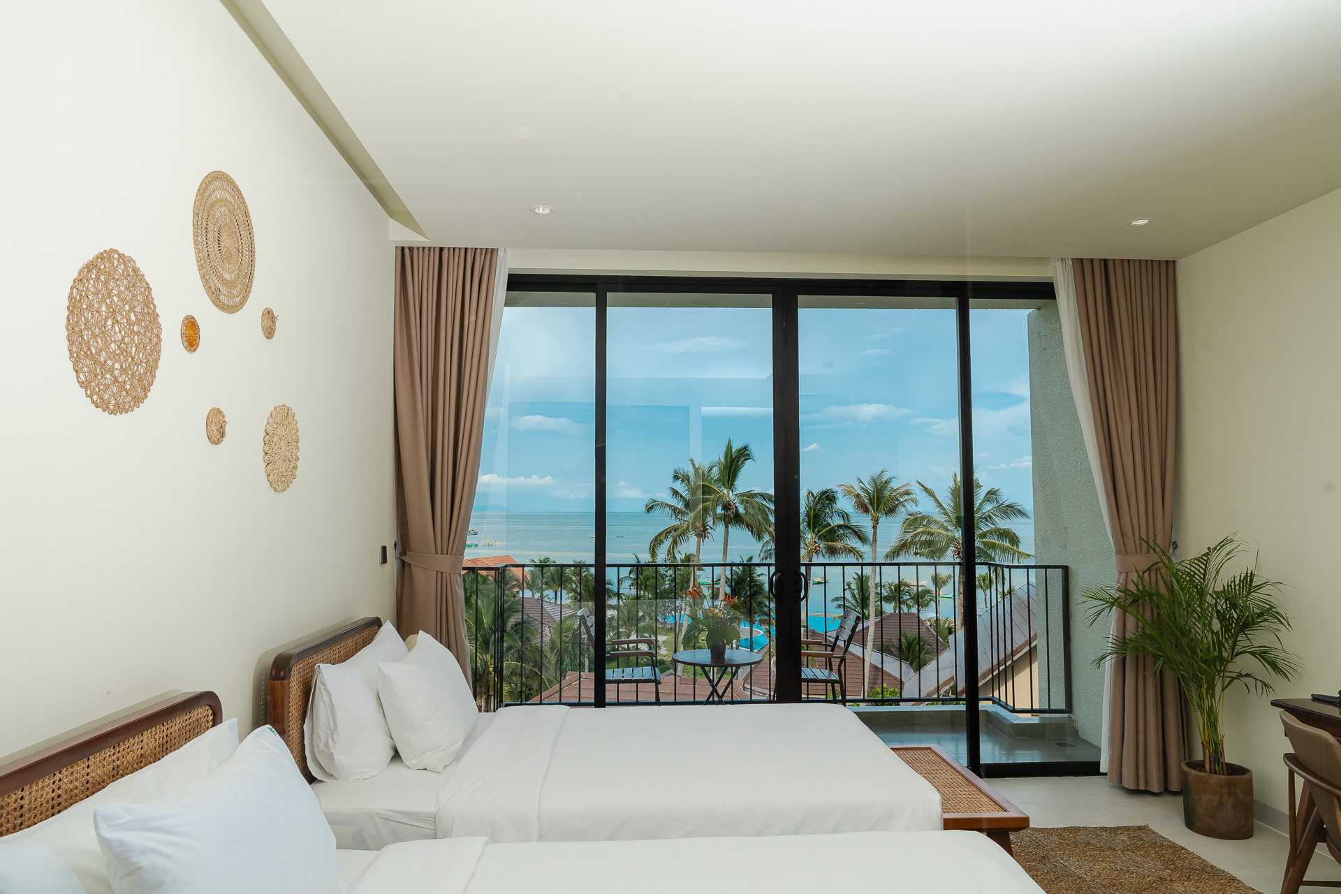 Twin Deluxe with Balcony