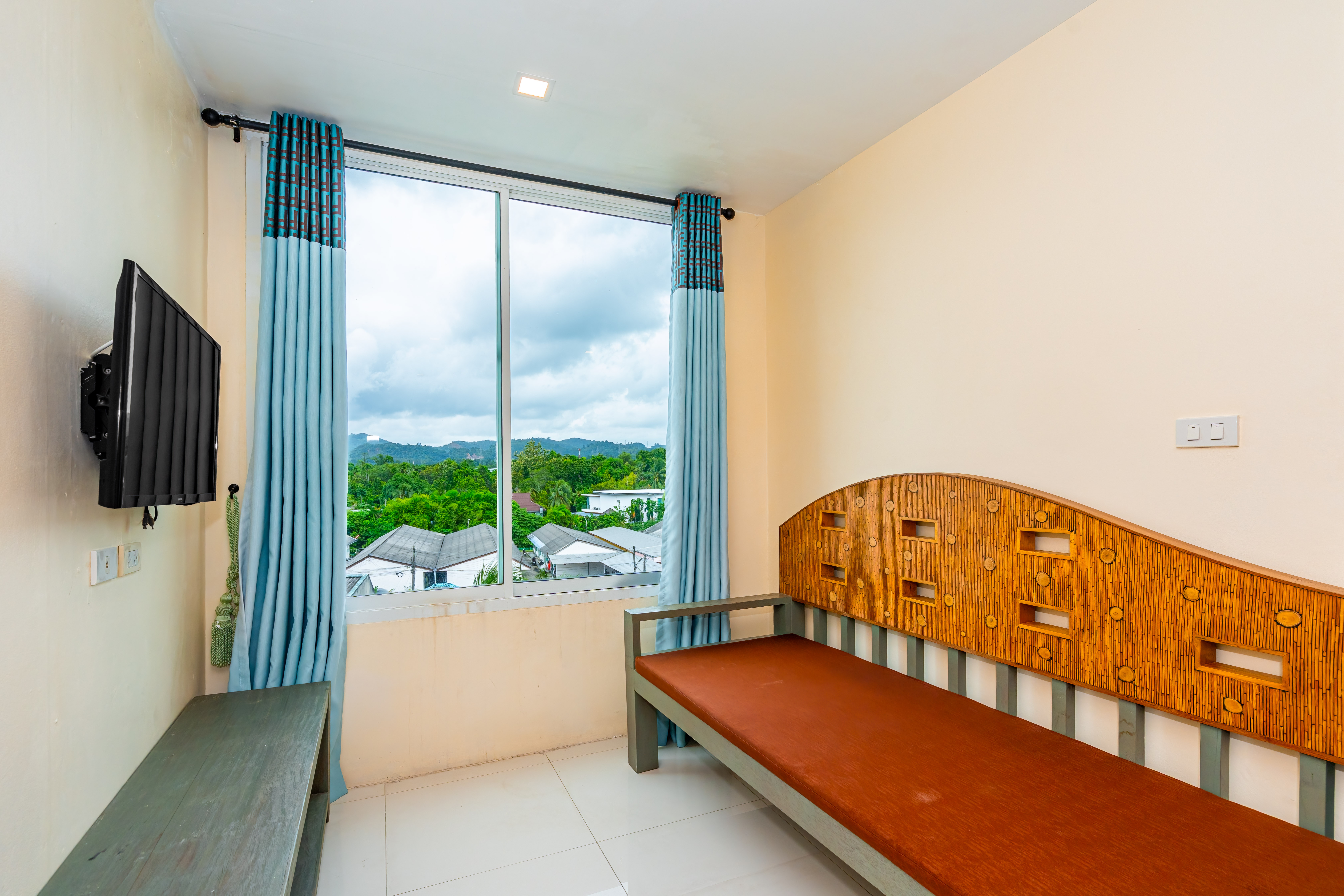 Double Deluxe King Bed