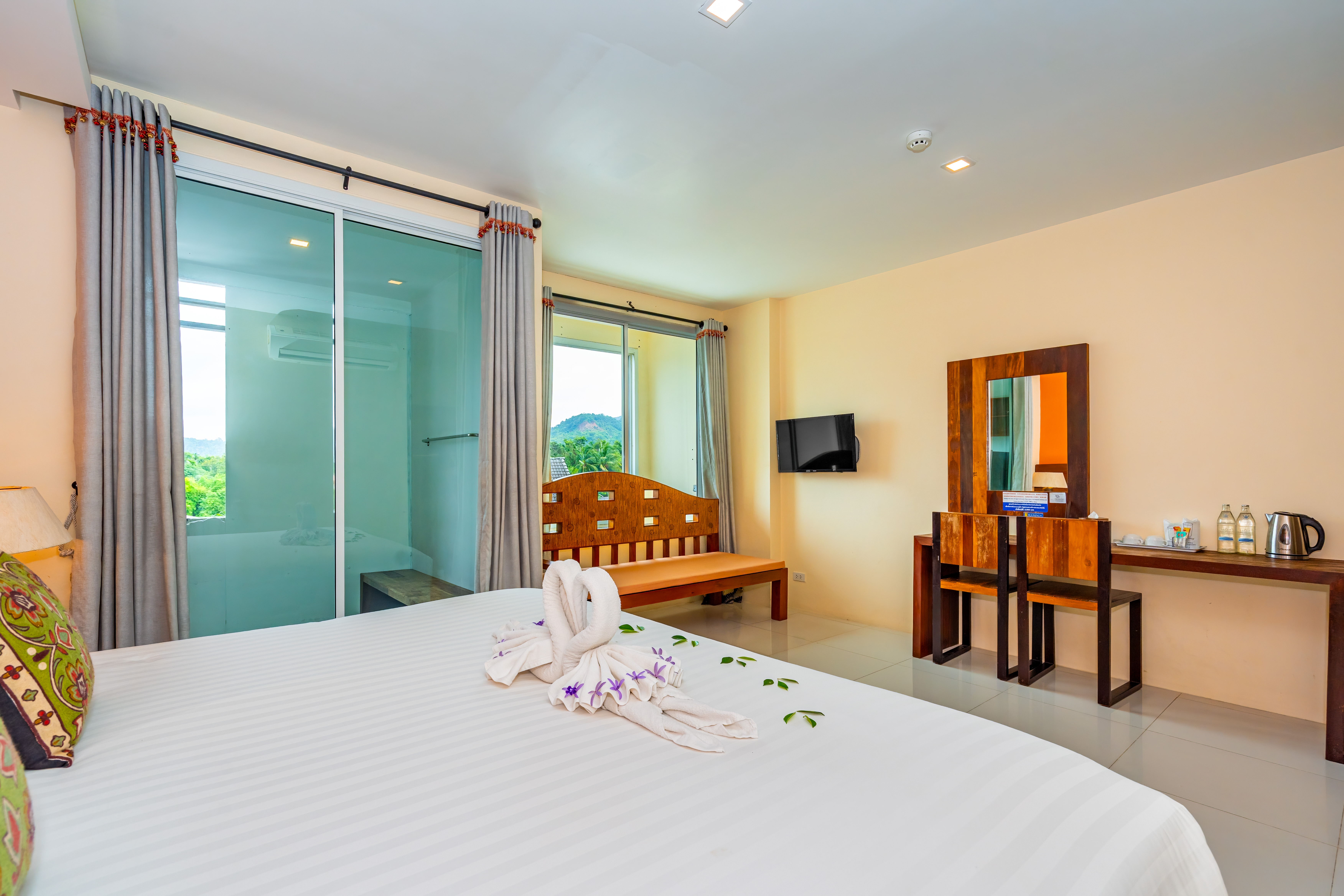 Double Deluxe King Bed