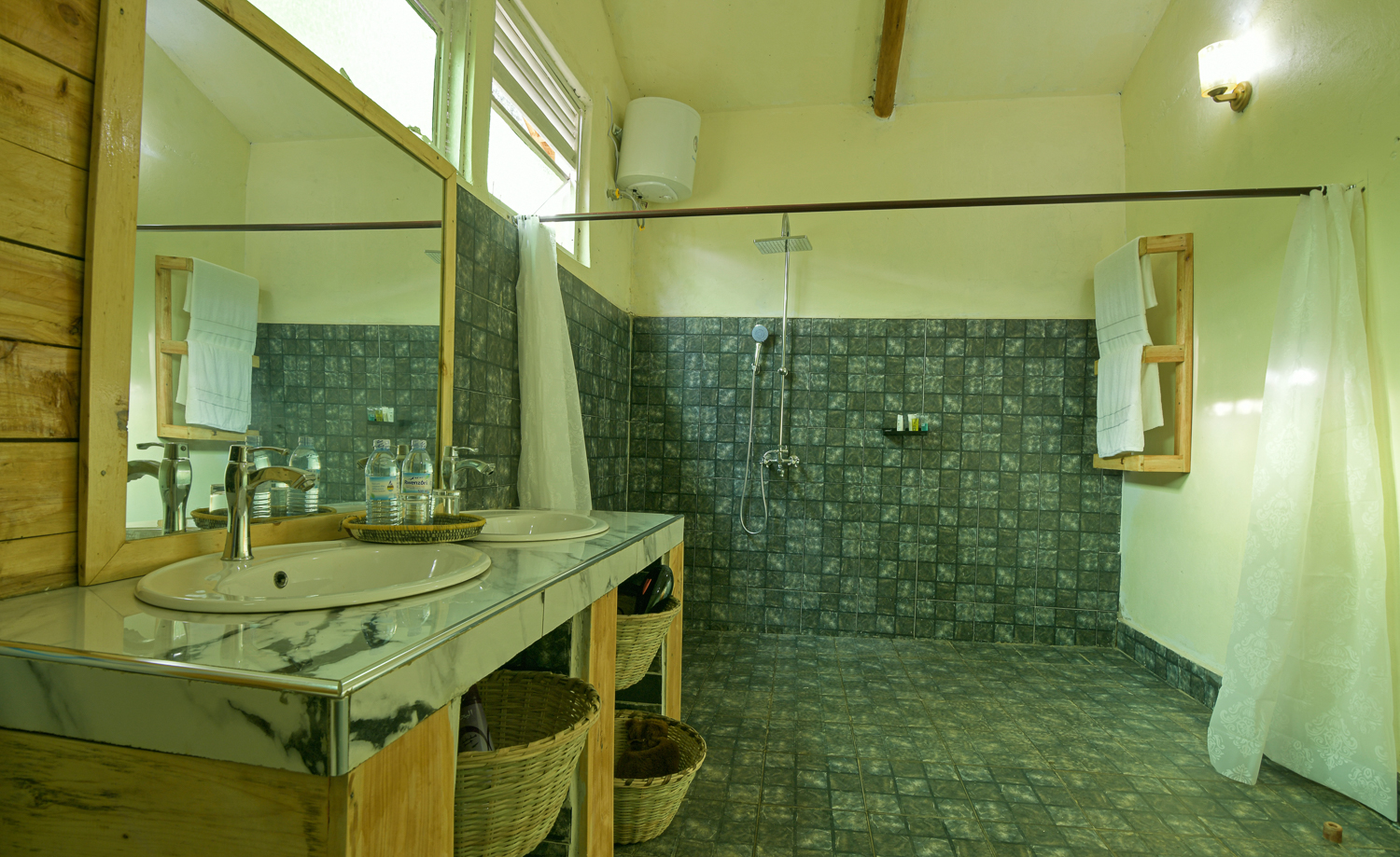 Double or Twin Deluxe One Bed