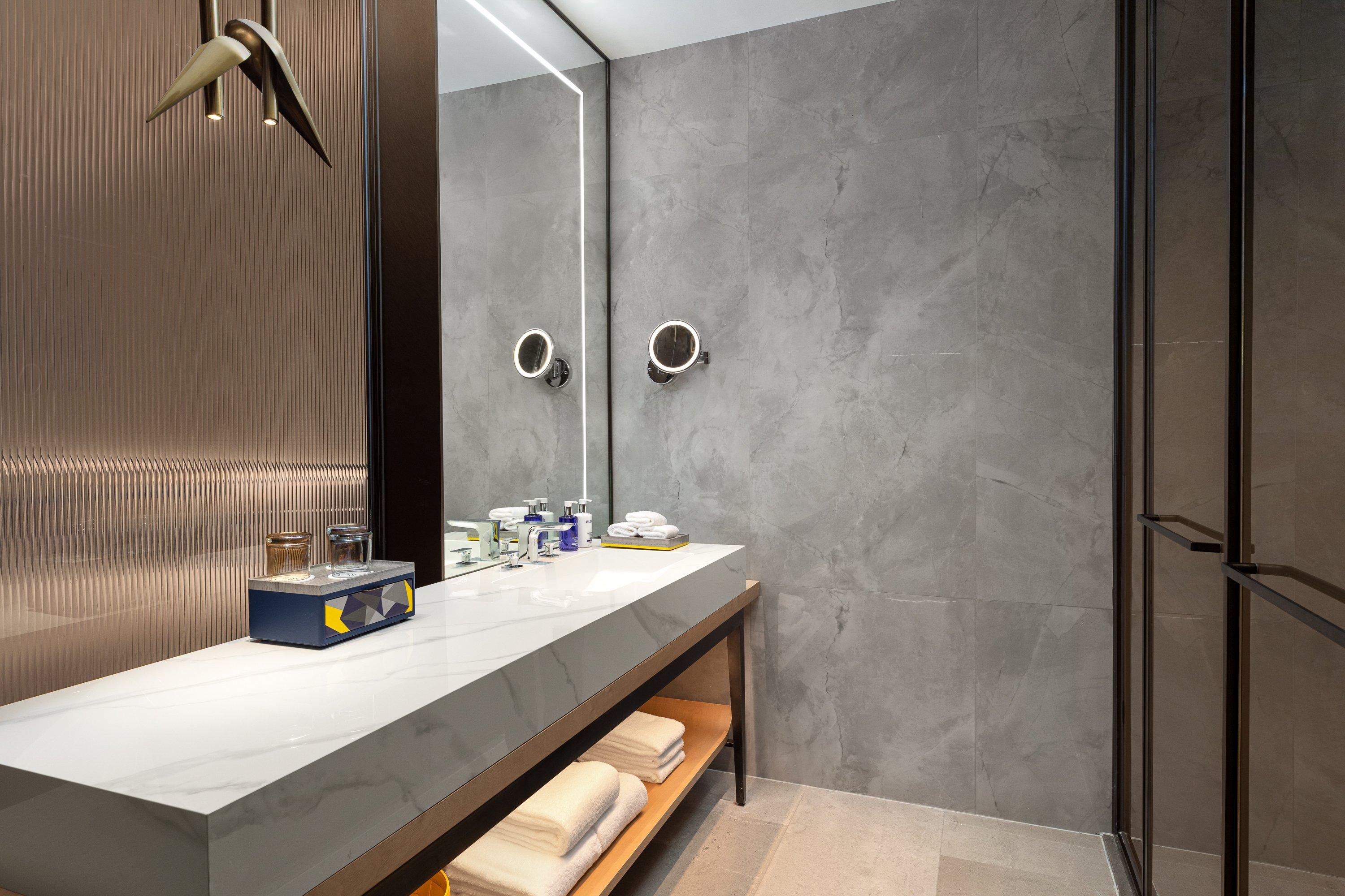 Triple Ocean View King Bed