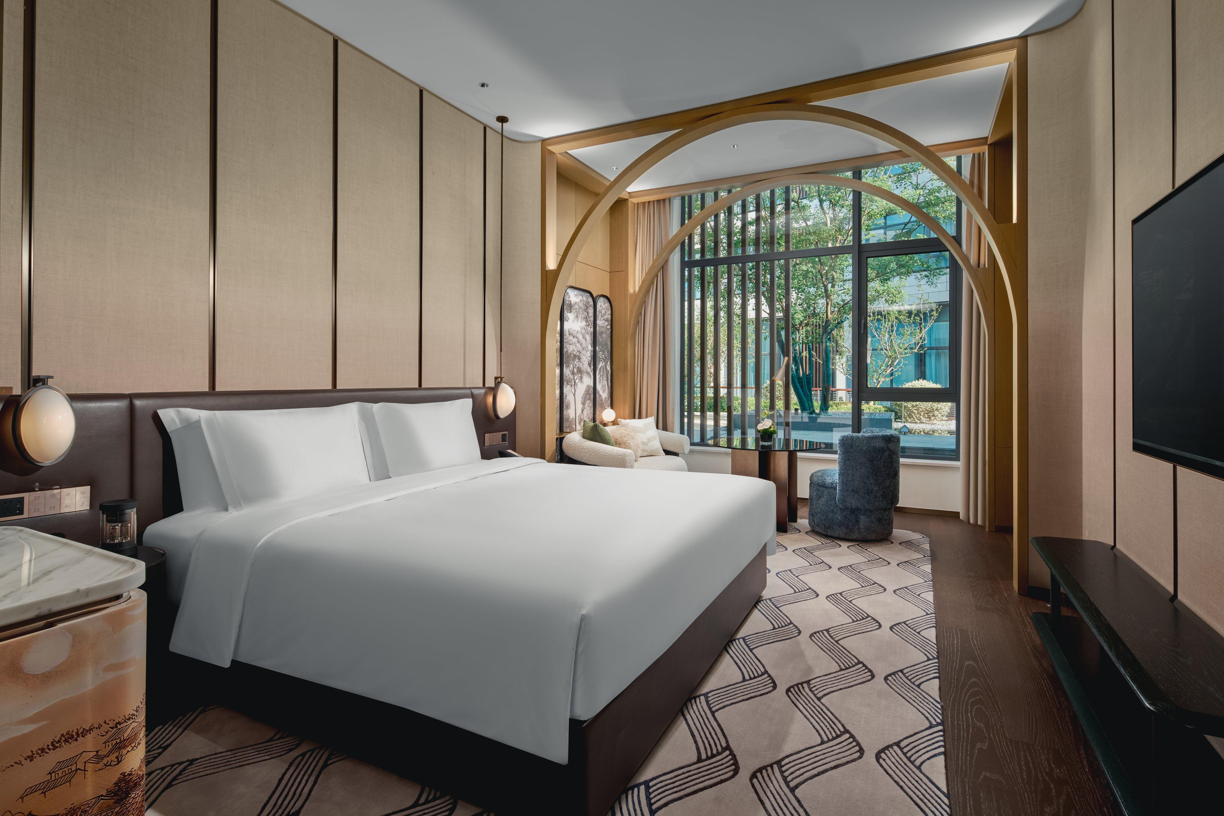 Double Garden View King Bed