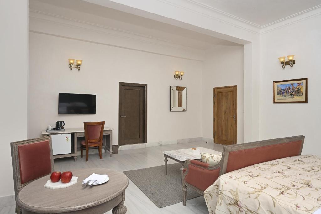 Suite with Private Pool