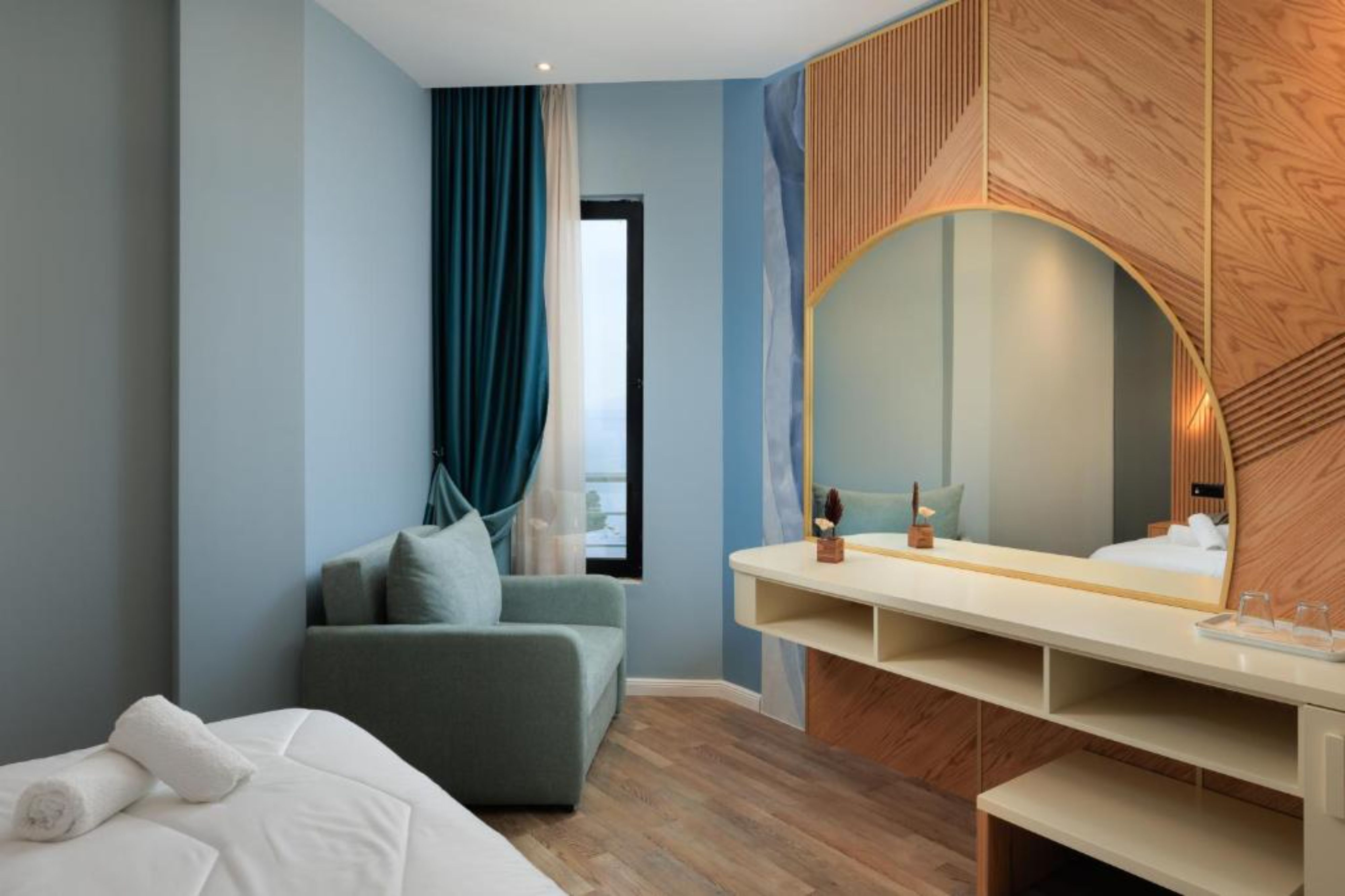 Double or Twin Side Sea View One Bedroom