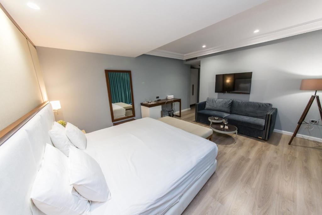 Double or Twin Executive