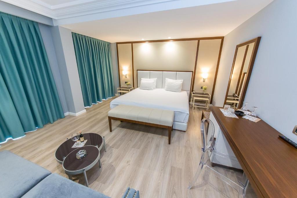 Double or Twin Executive