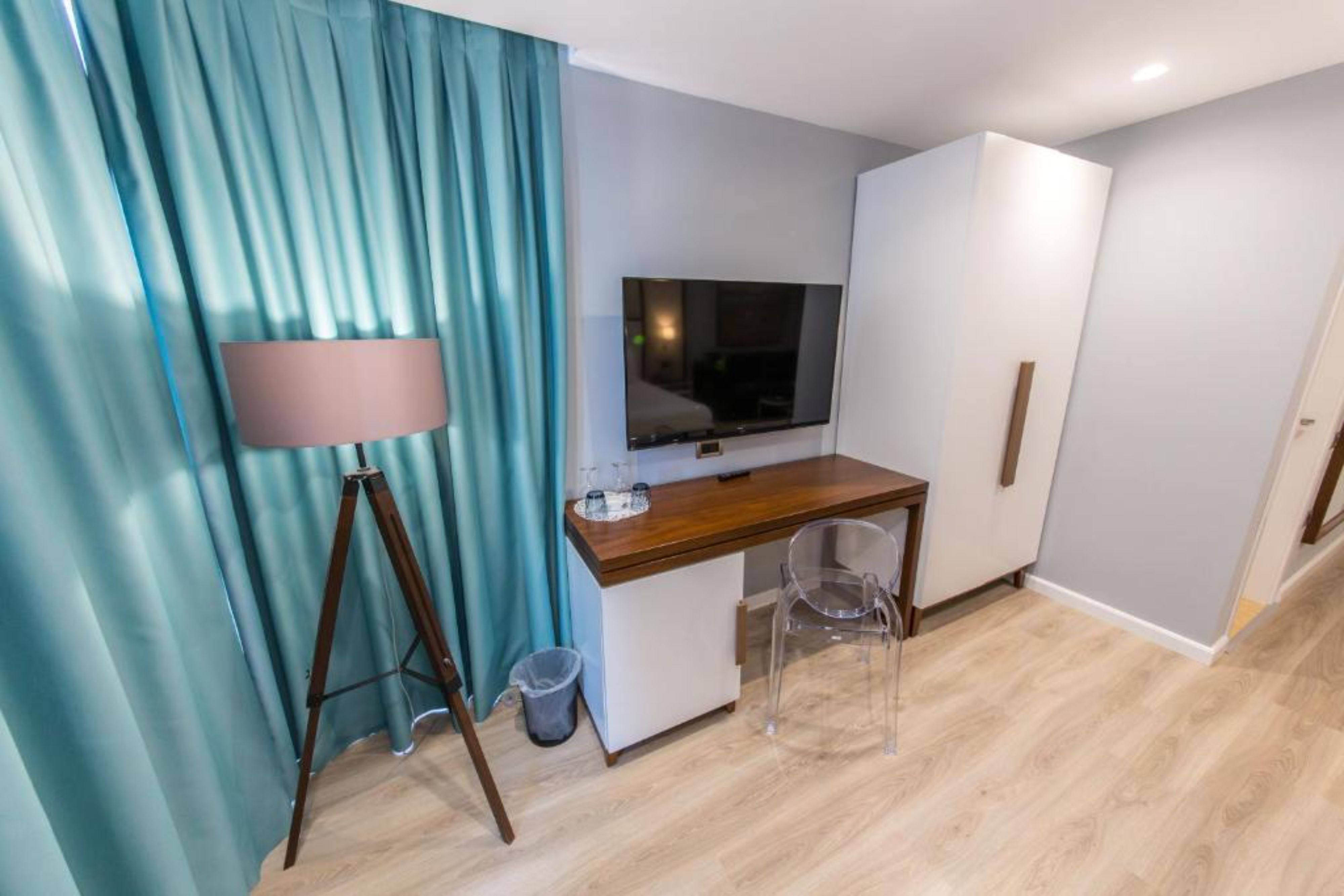 Double Partial Ocean View One Bedroom