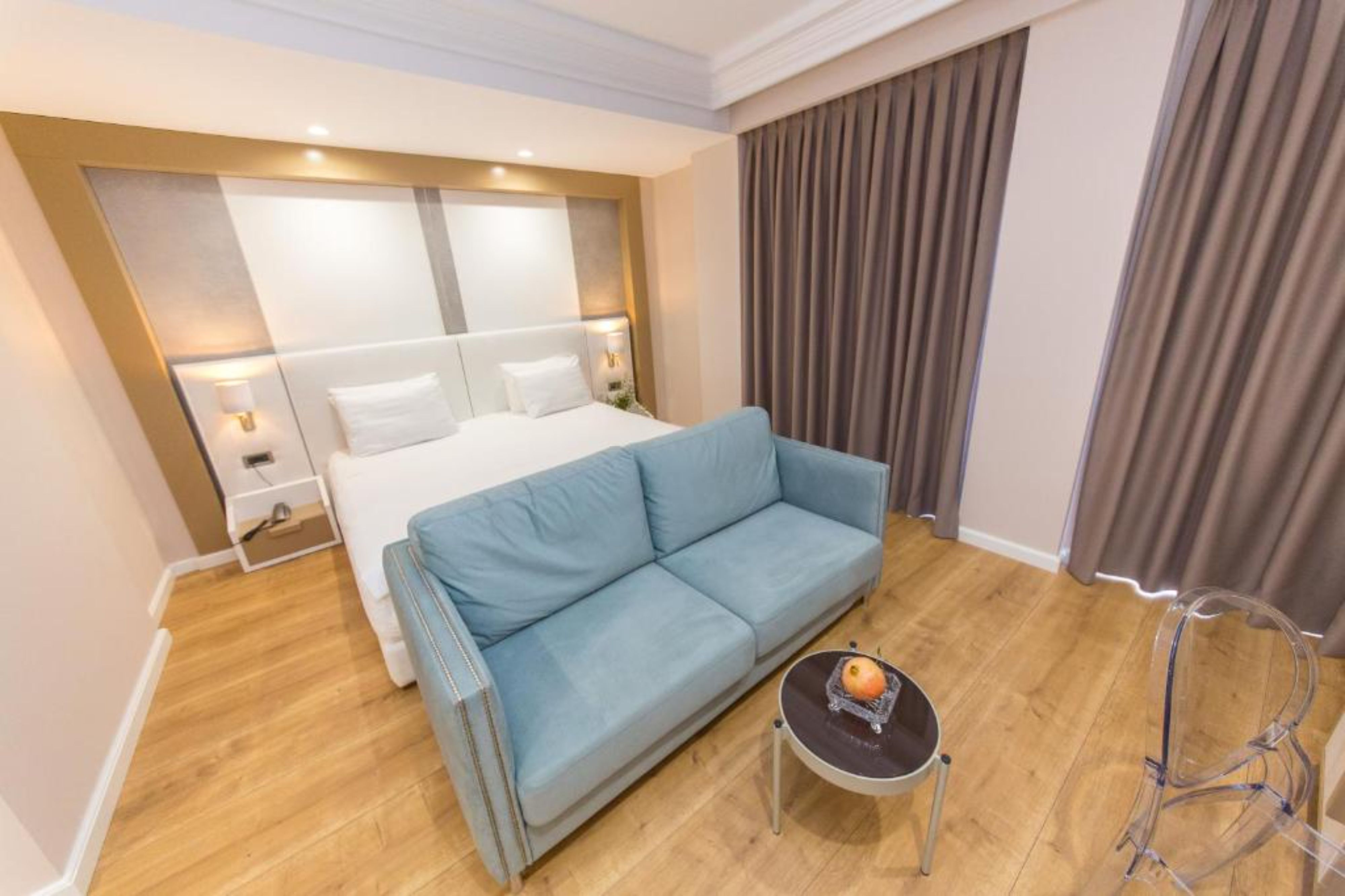 Double Side Sea View One Bedroom