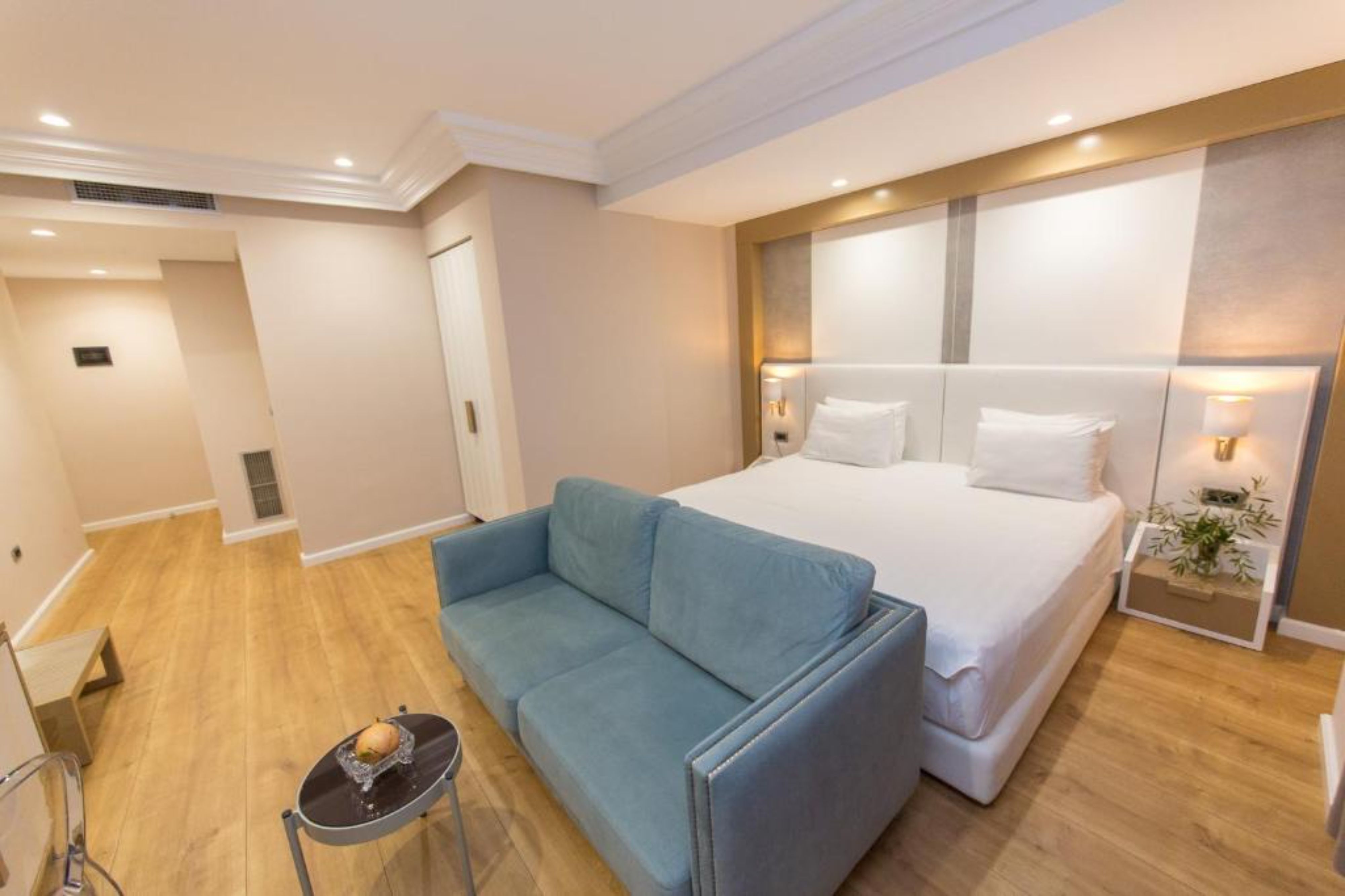 Double Side Sea View One Bedroom