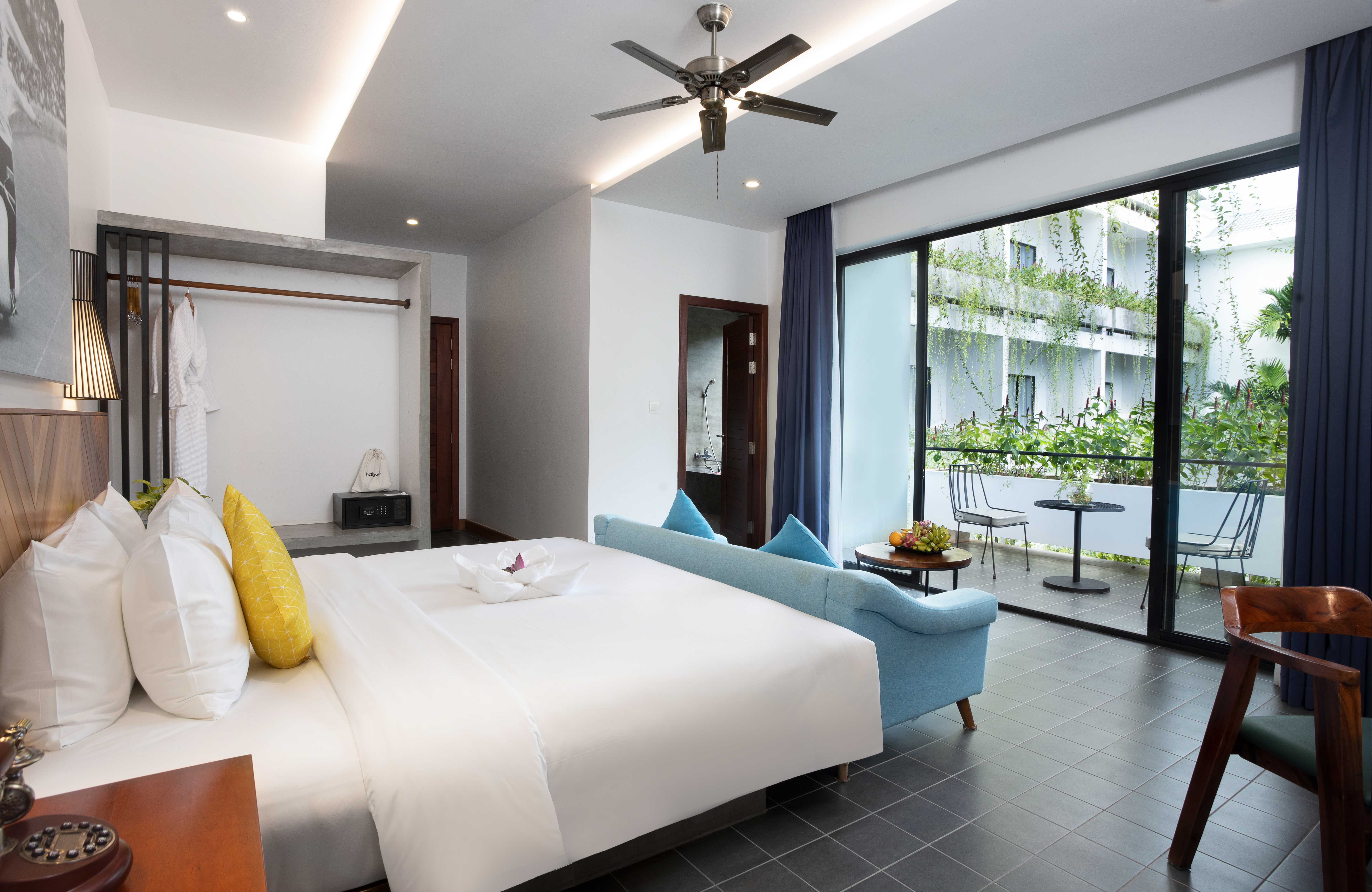 Junior Suite Deluxe King Bed