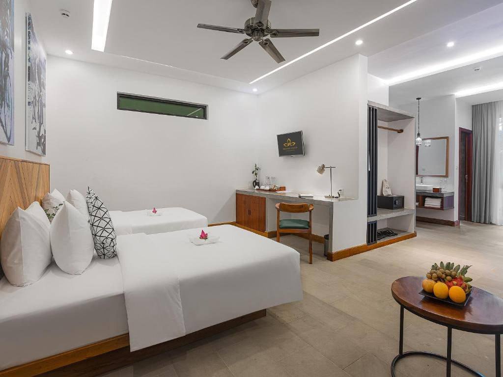 Family Room Three Beds