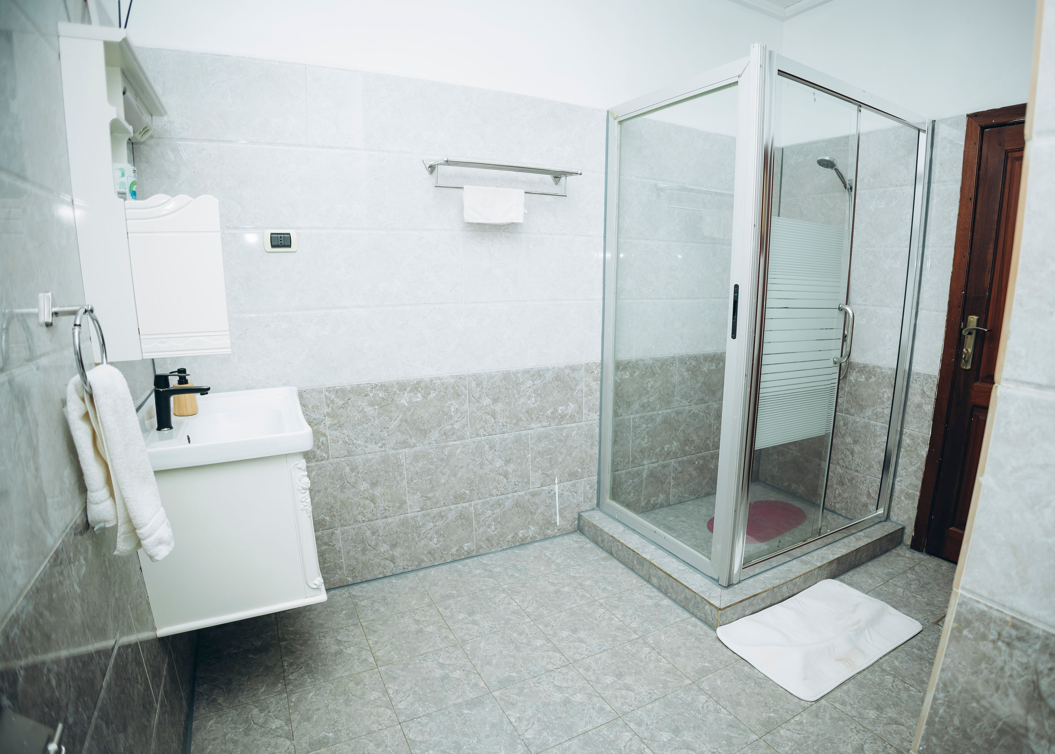 Double Deluxe Queen Bed