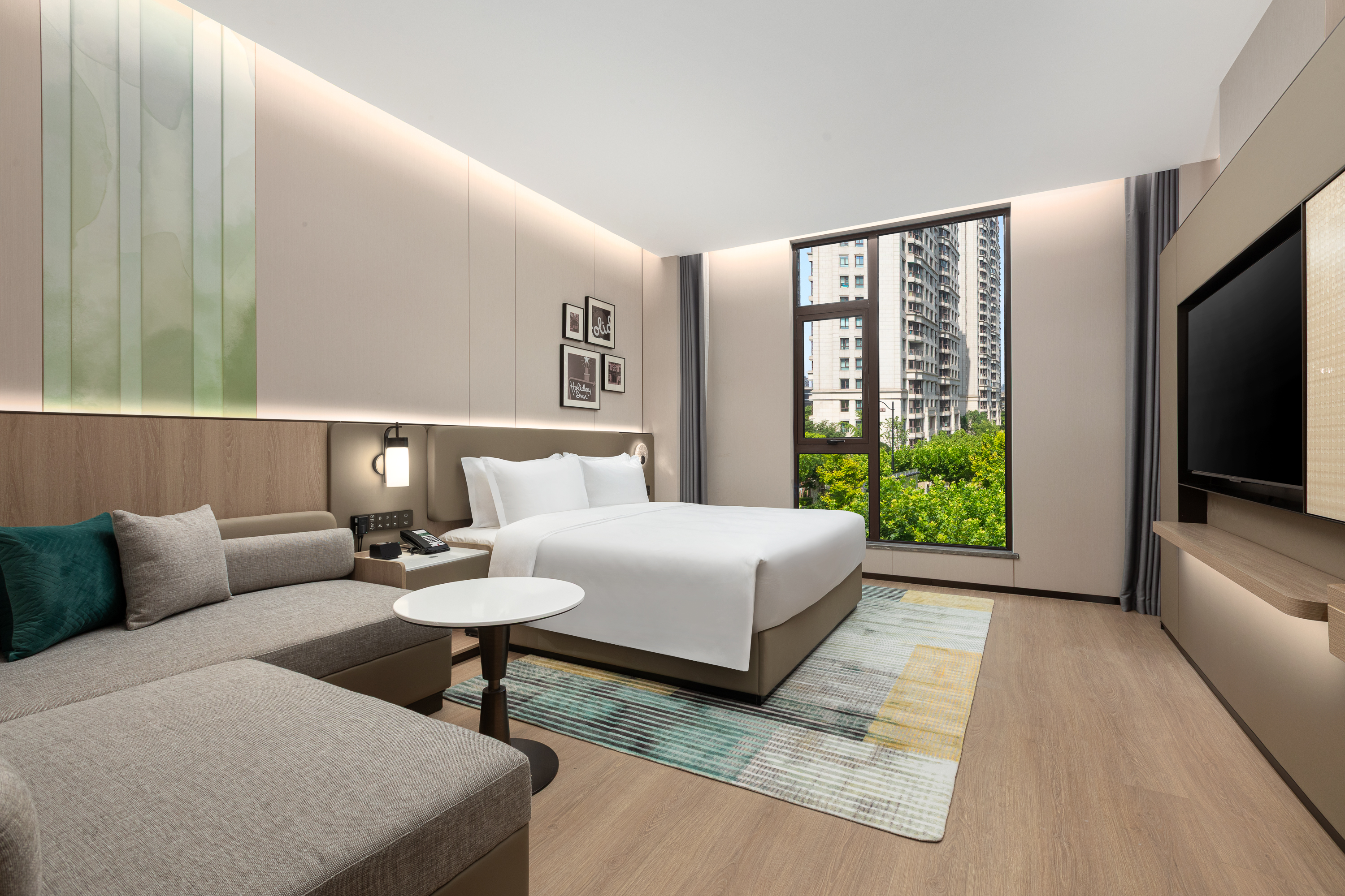 Double City View King Bed