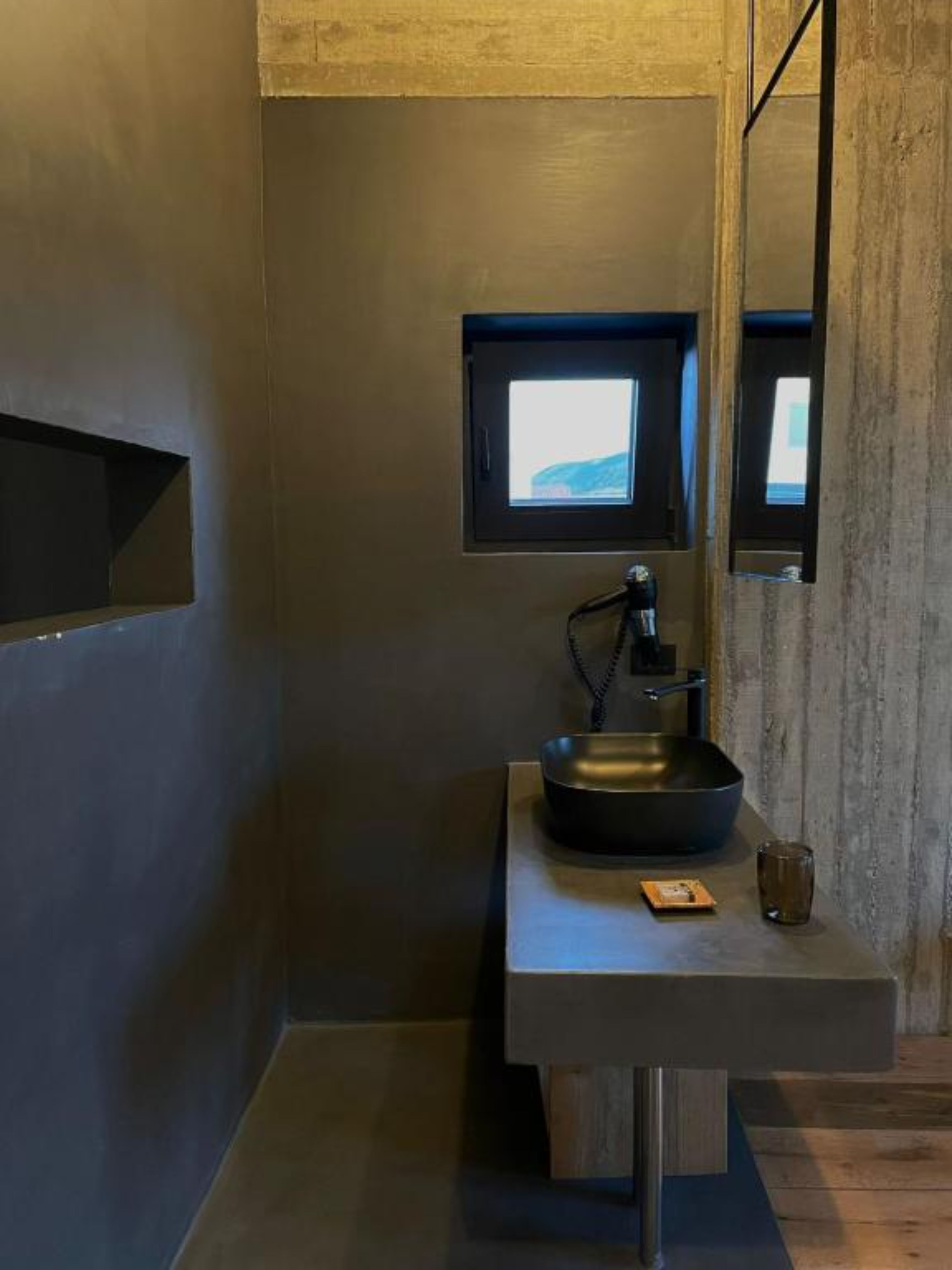 Double Deluxe One Bed