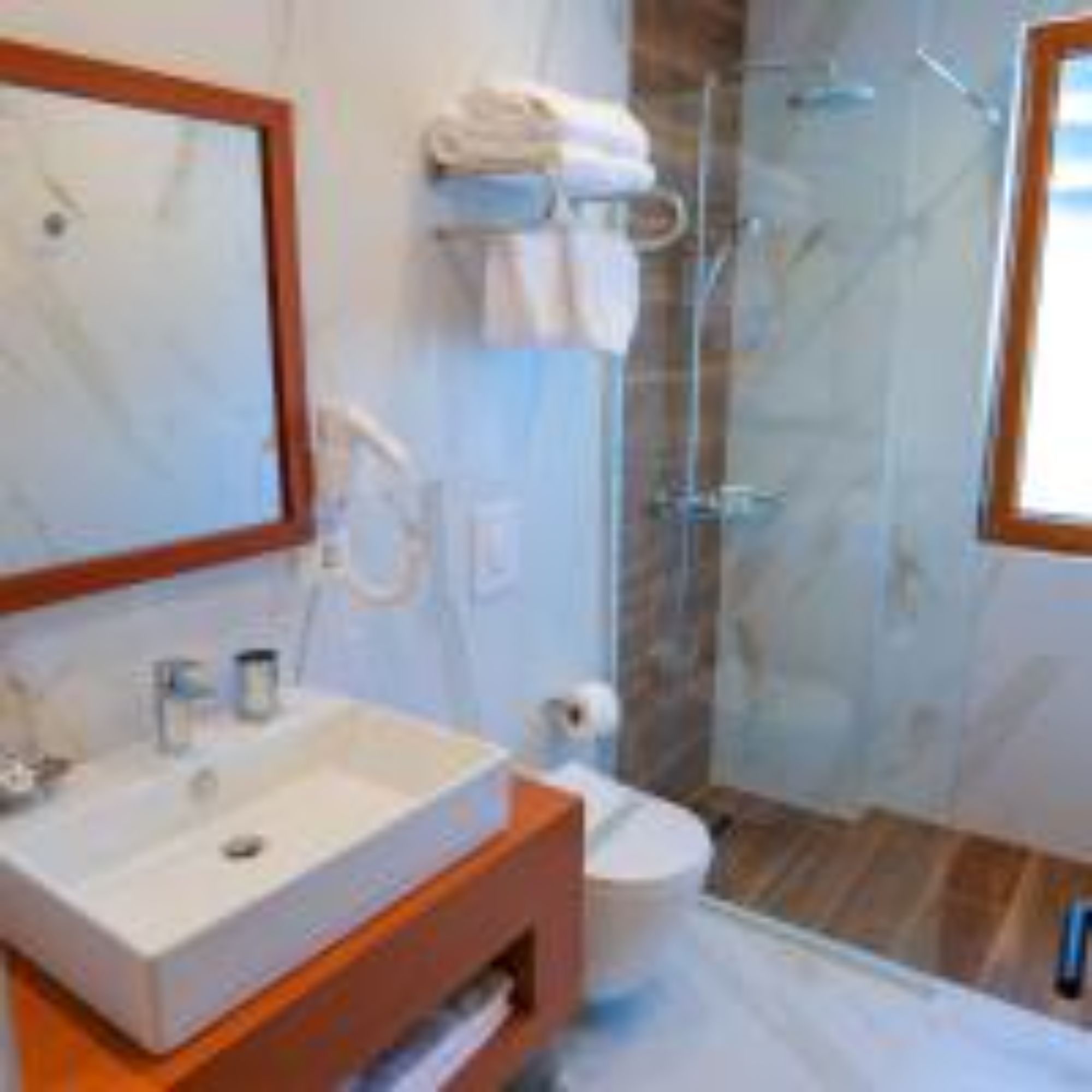 Suite Queen Size Bed