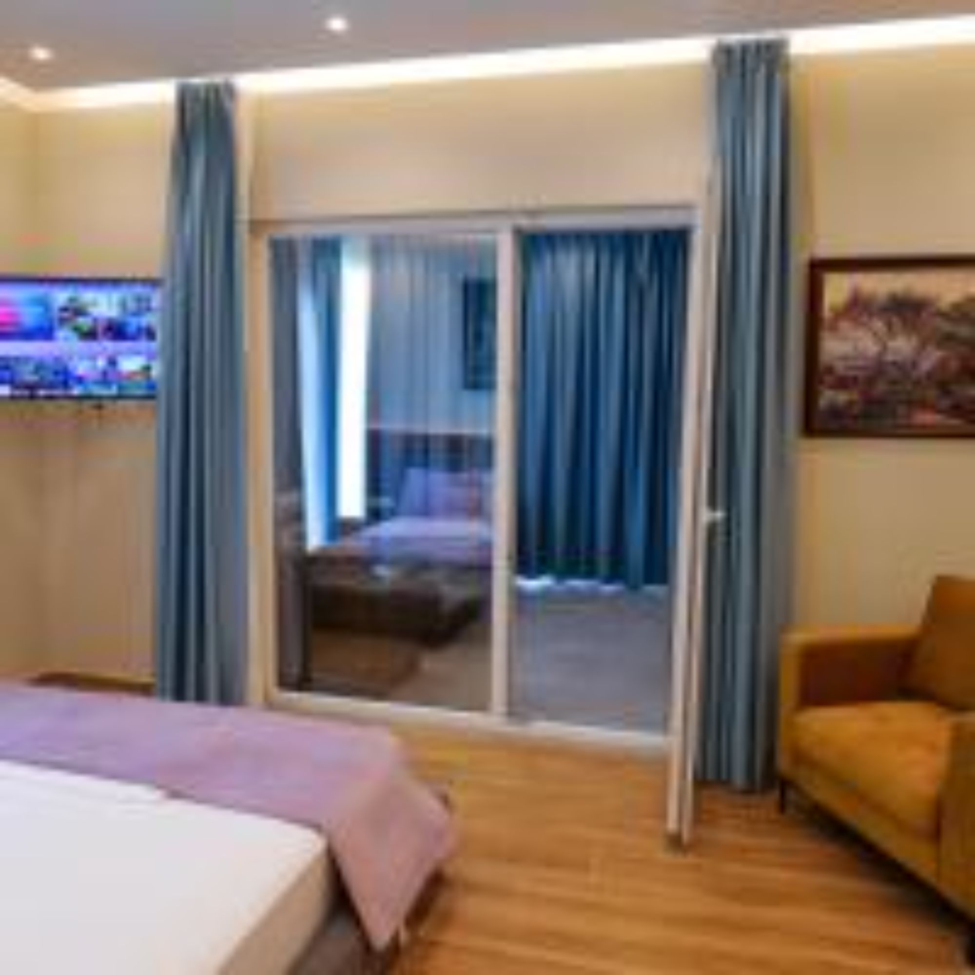 Suite Queen Size Bed