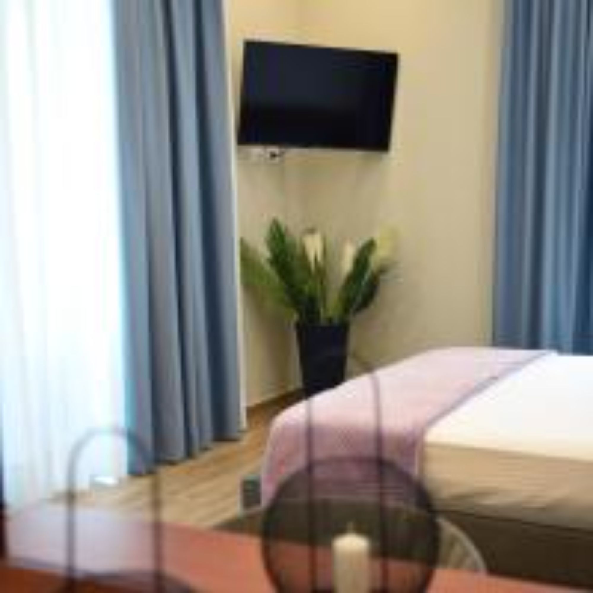 Suite Queen Size Bed