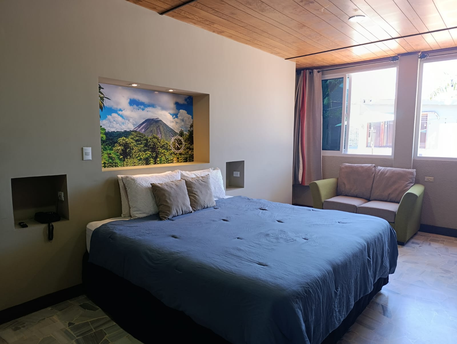 Double Deluxe King Bed