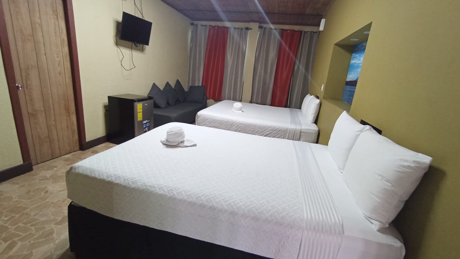 Double Deluxe Queen Bed