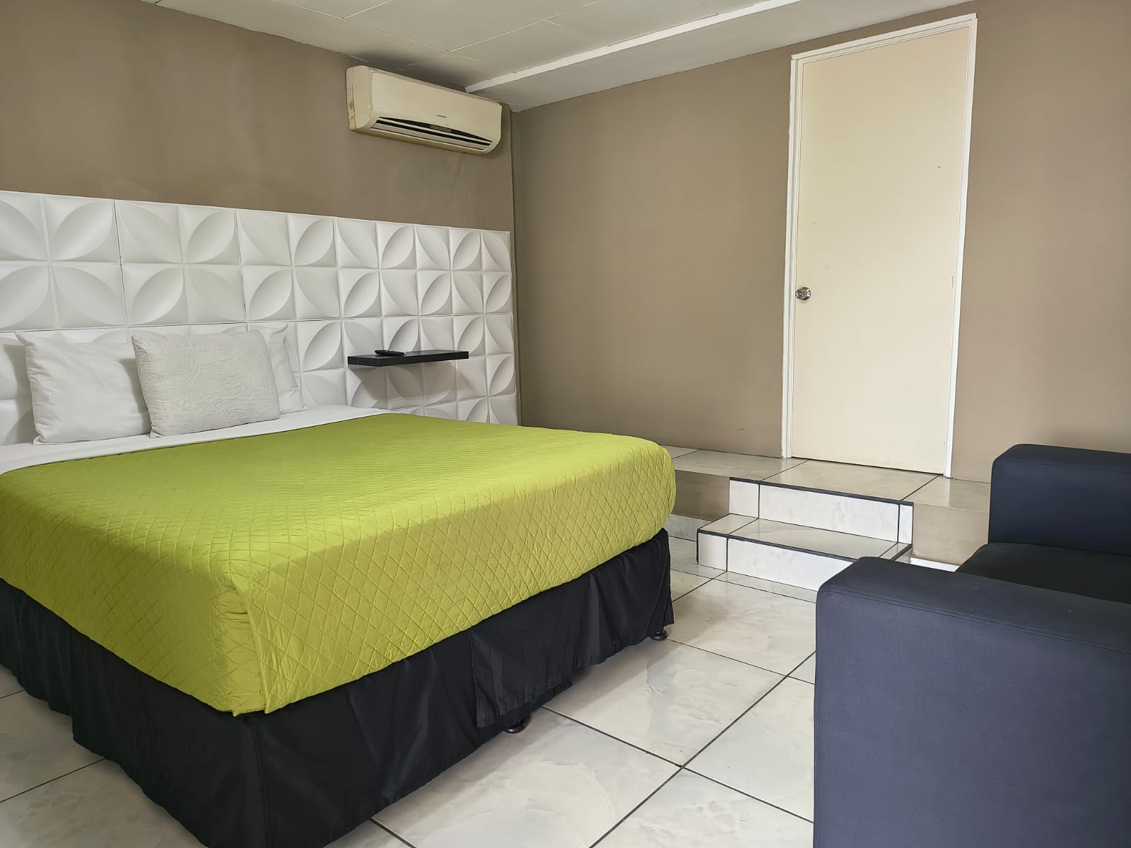 Double Deluxe King Bed