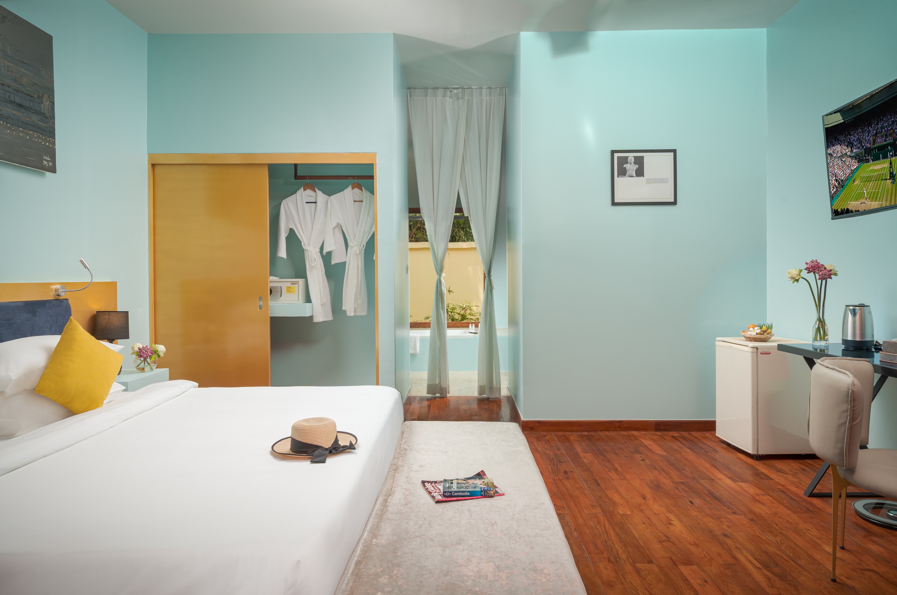 Junior Suite King Size Bed