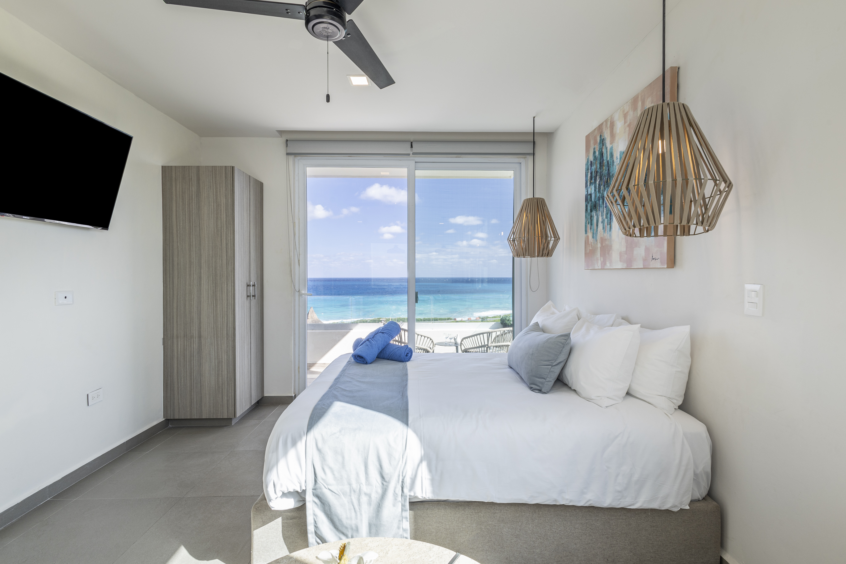 Studio Deluxe Queen Bed