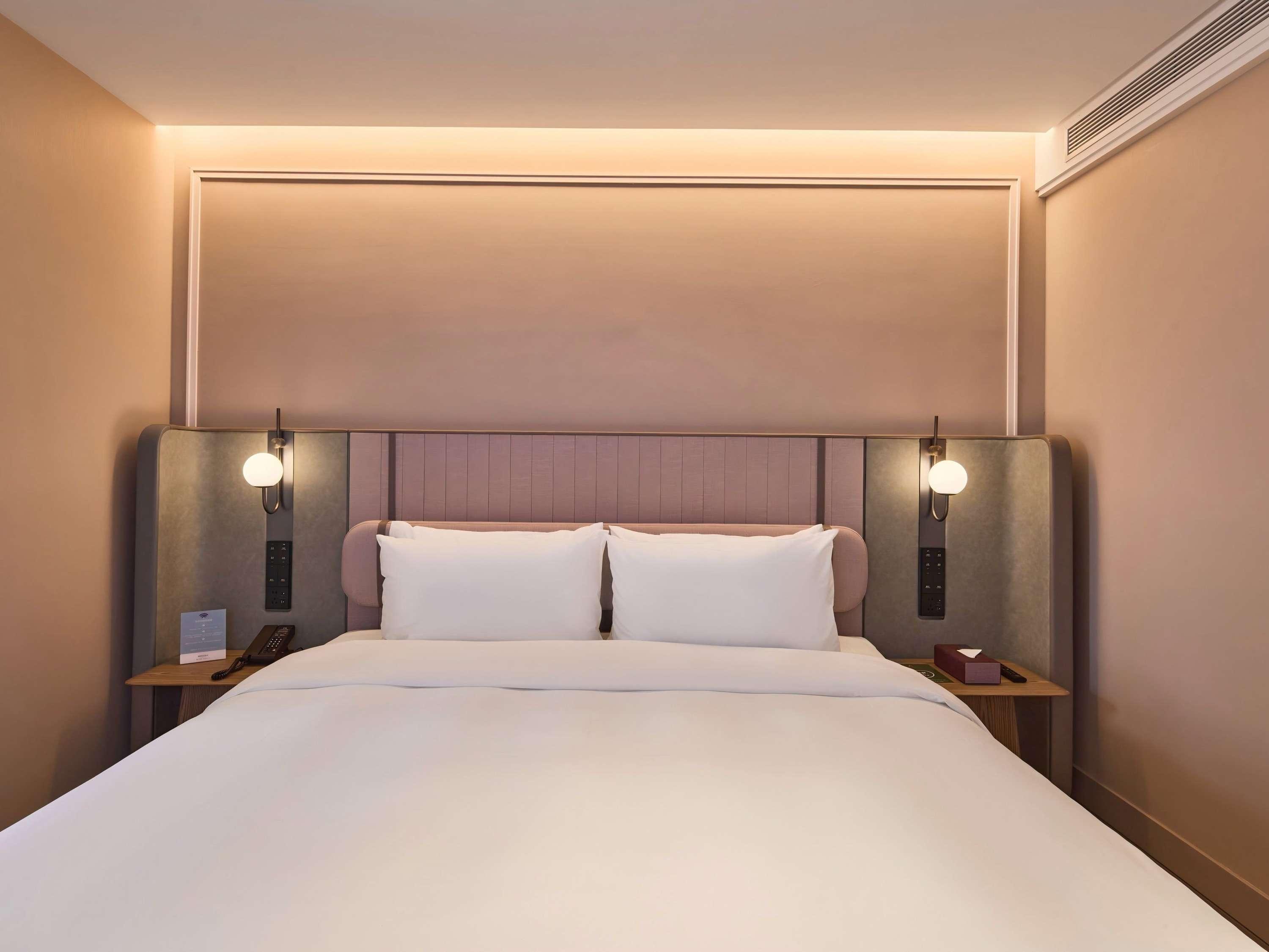 Double King Size Bed