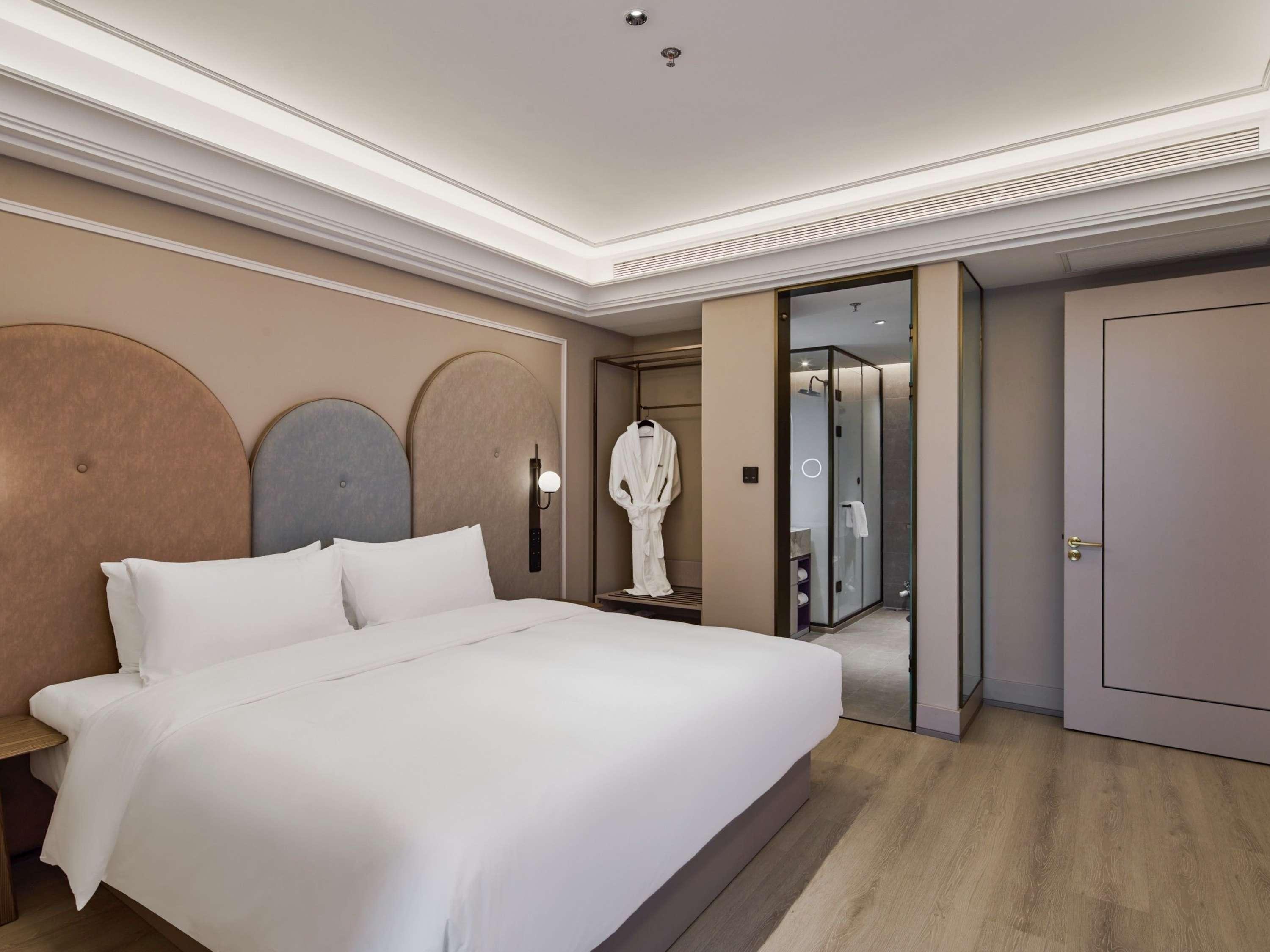 Double Superior King Bed