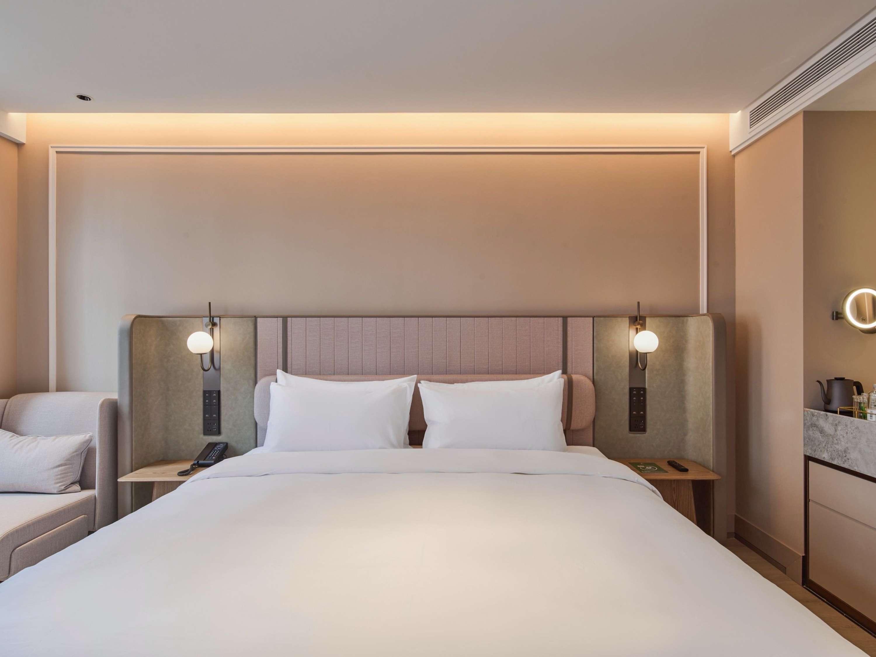 Double Superior King Bed