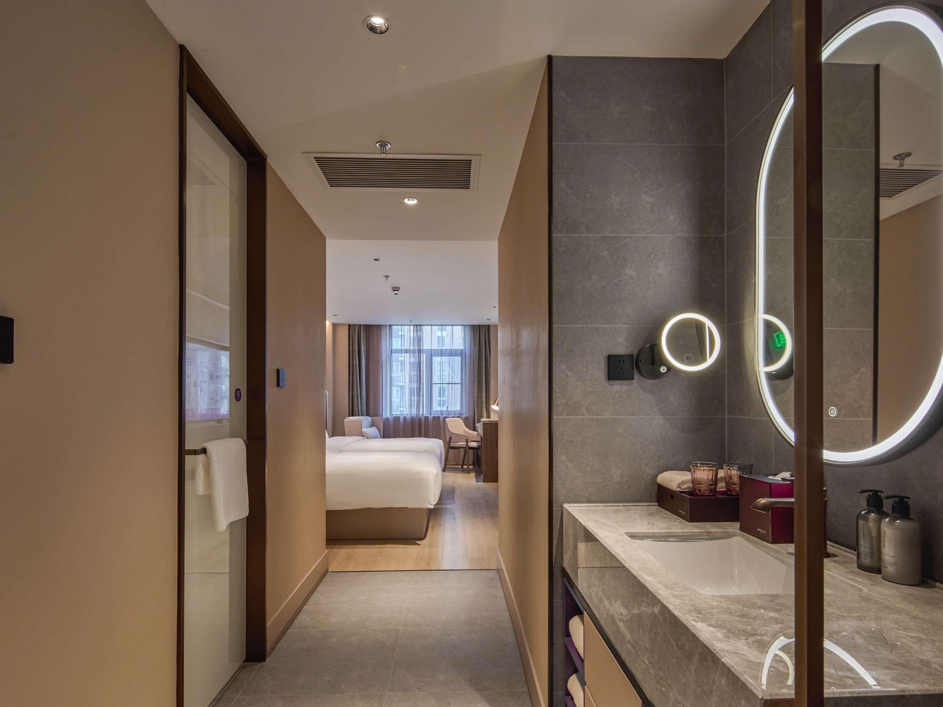 Double Superior King Bed