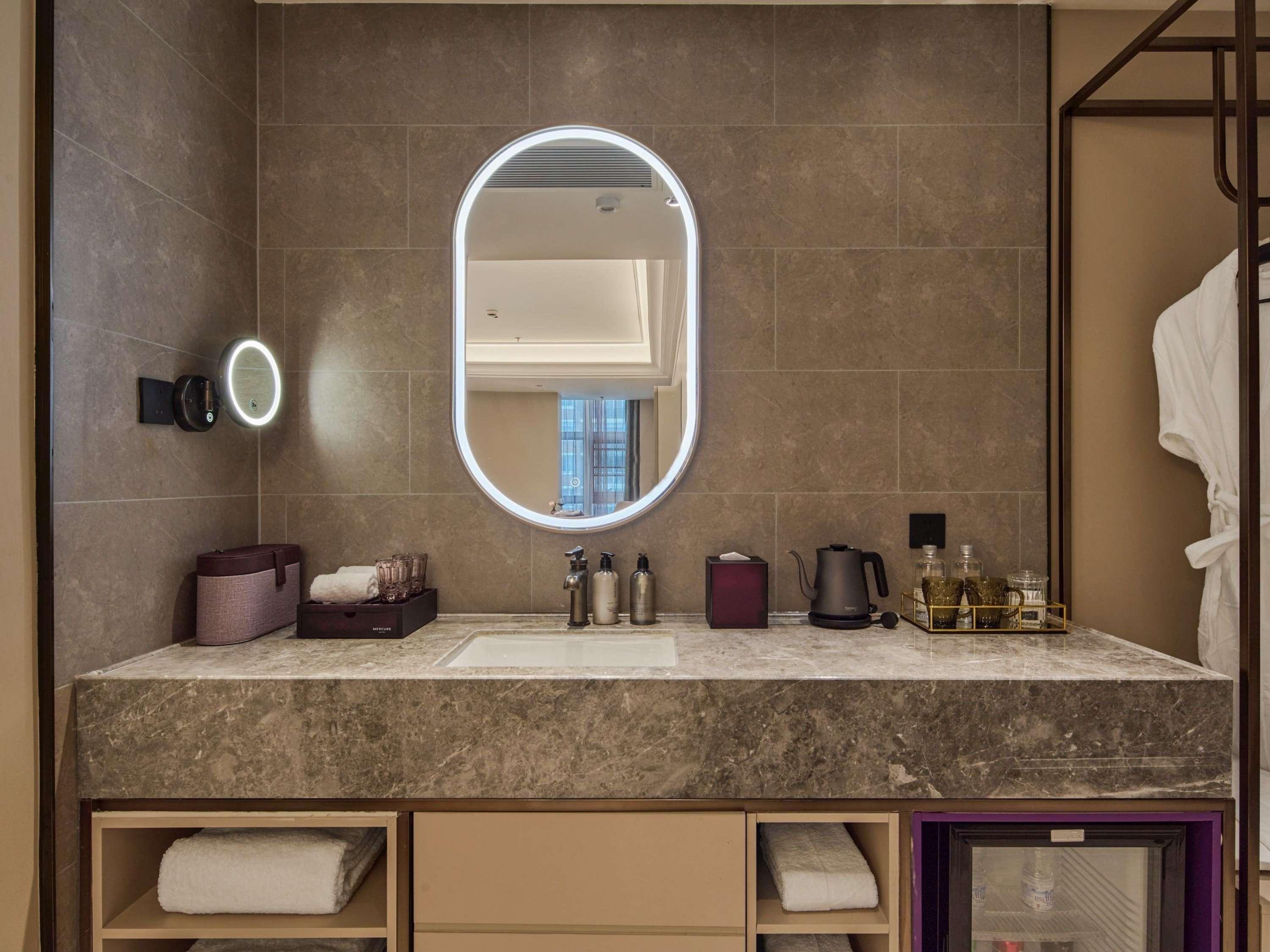 Double Deluxe King Bed