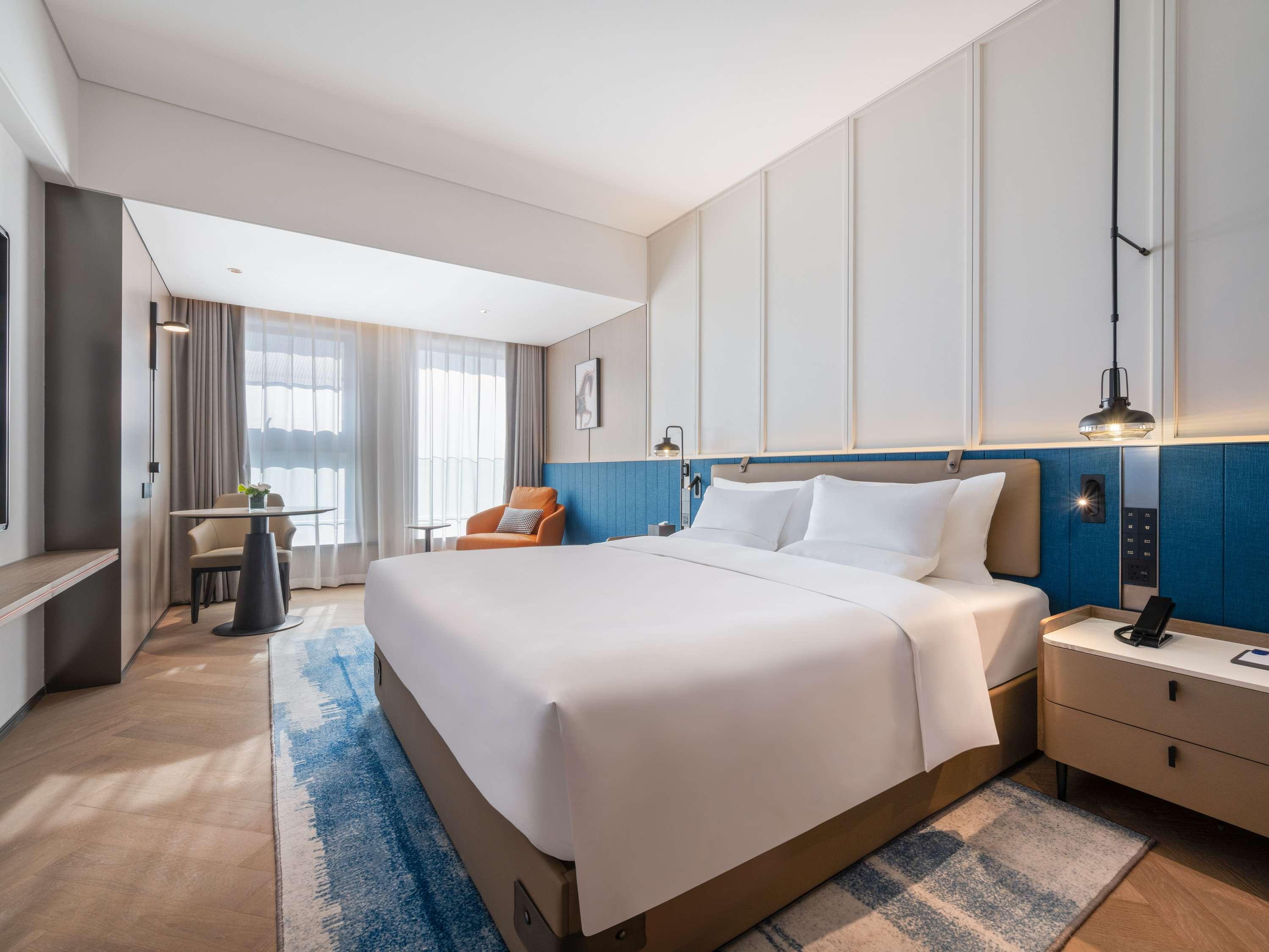 Double Deluxe King Bed