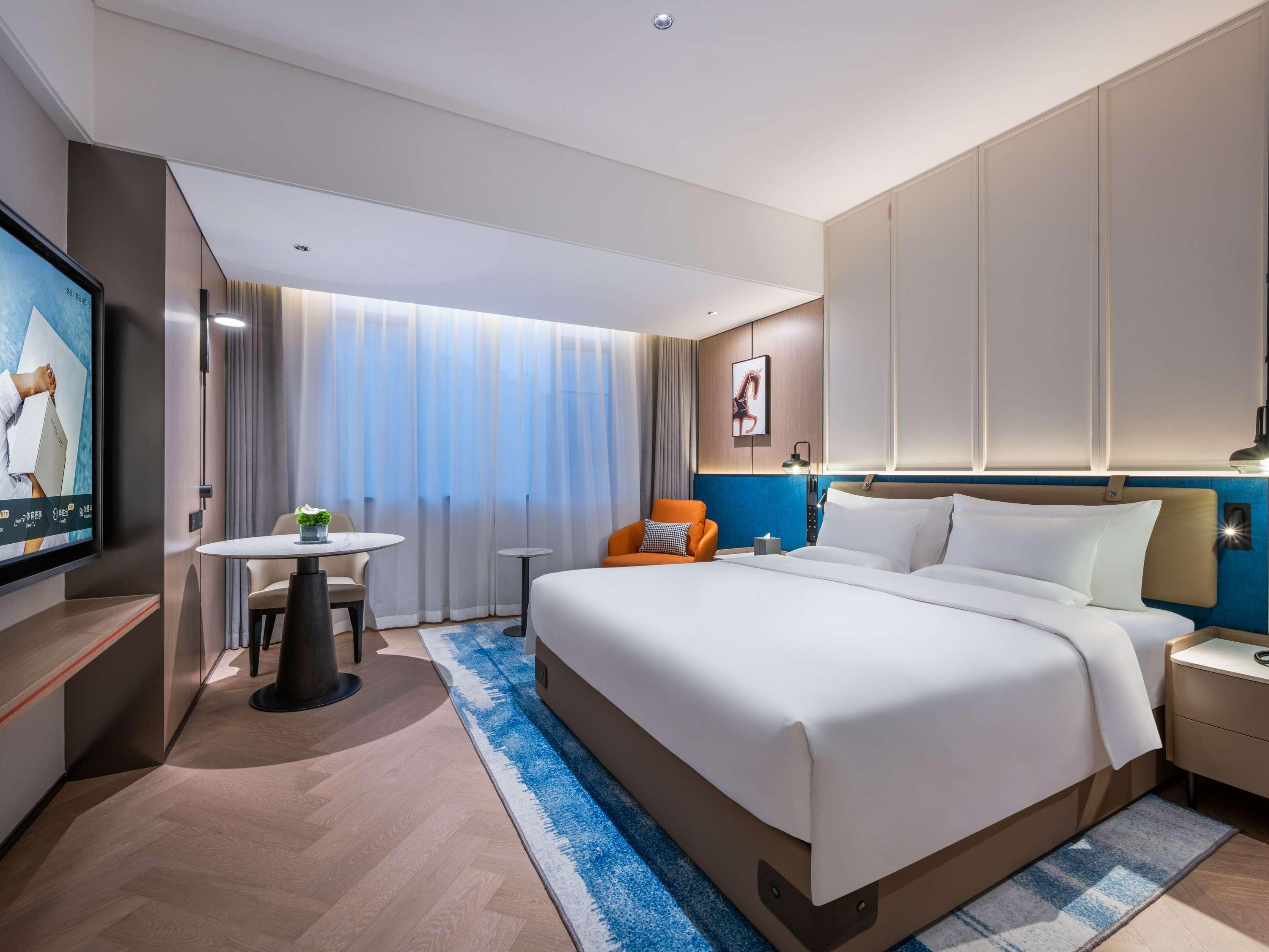 Double Deluxe King Bed