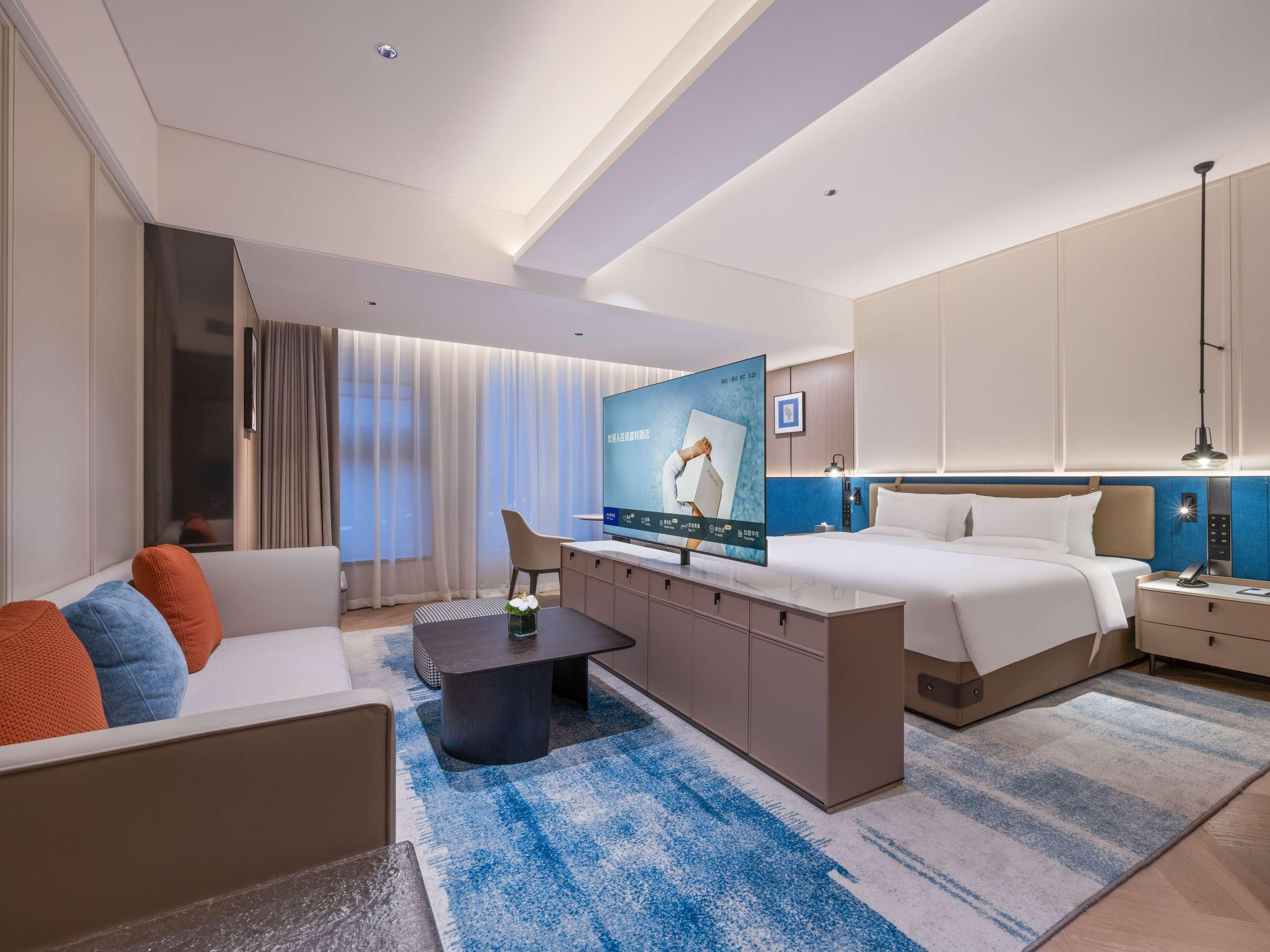 Double Executive King Bed